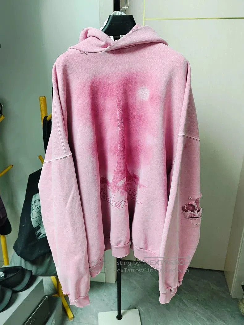 Balenciaga Balenciaga Pink Eiffel Tower Hoodie. Size US M / EU 48-50 / 2 - 1 Thumbnail
