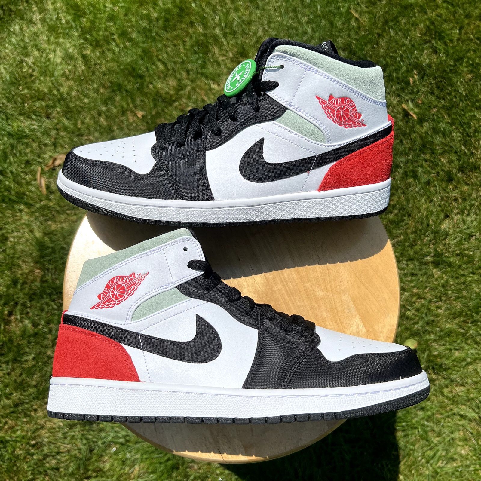 Jordan Brand × Nike Nike Air Jordan 1 Mid SE Red Black Toe Men's Shoes - Size 11 Size US 11 / EU 44 - 3 Thumbnail