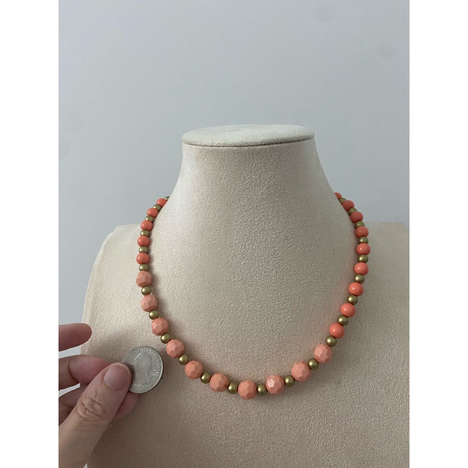 Handmade salmon pink and gold bead necklace Size ONE SIZE - 2 Thumbnail