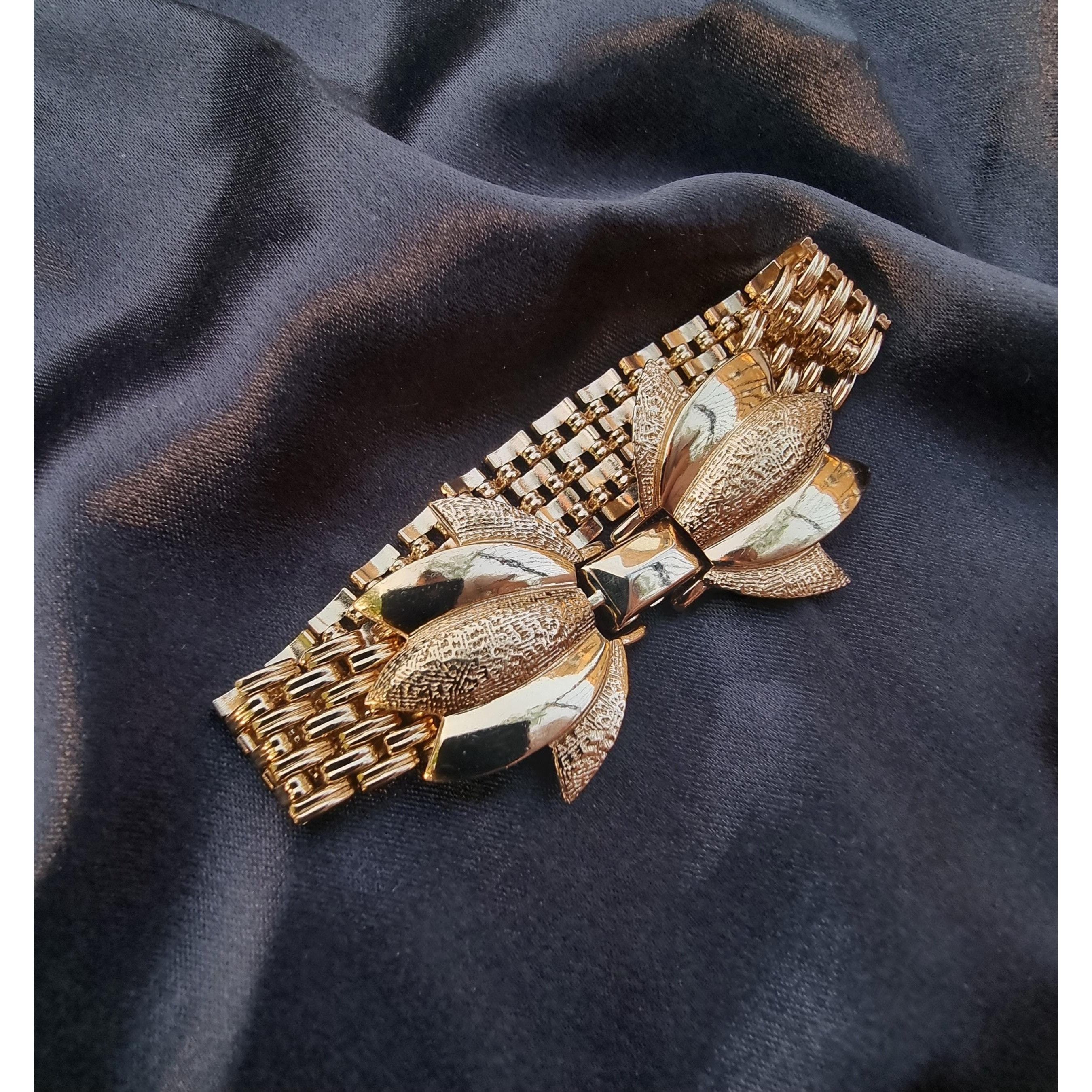 Vintage Rare Find Vintage Bracelet 1960s Gold Tone Basket Weave Size ONE SIZE - 1 Thumbnail