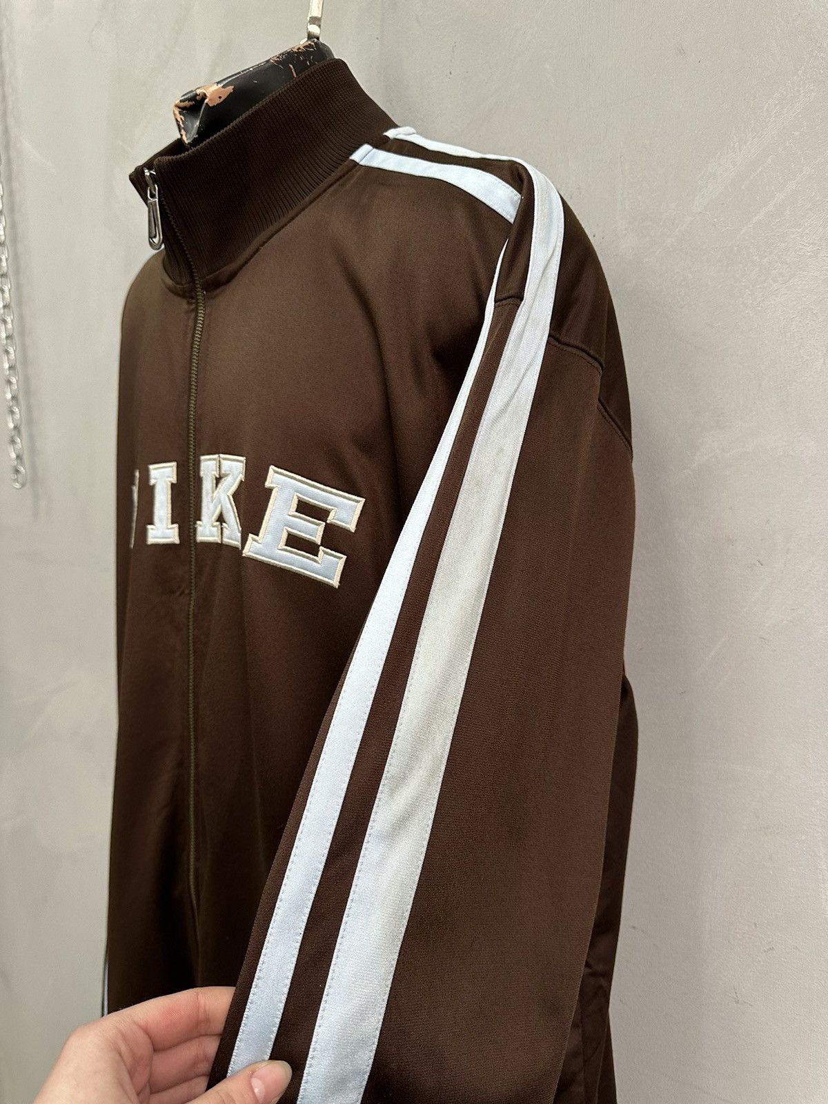 Nike Vintage Brown Full Zip Nike Oversize Nylon Hoodie Jacket Y2k Size US XXL / EU 58 / 5 - 3 Thumbnail