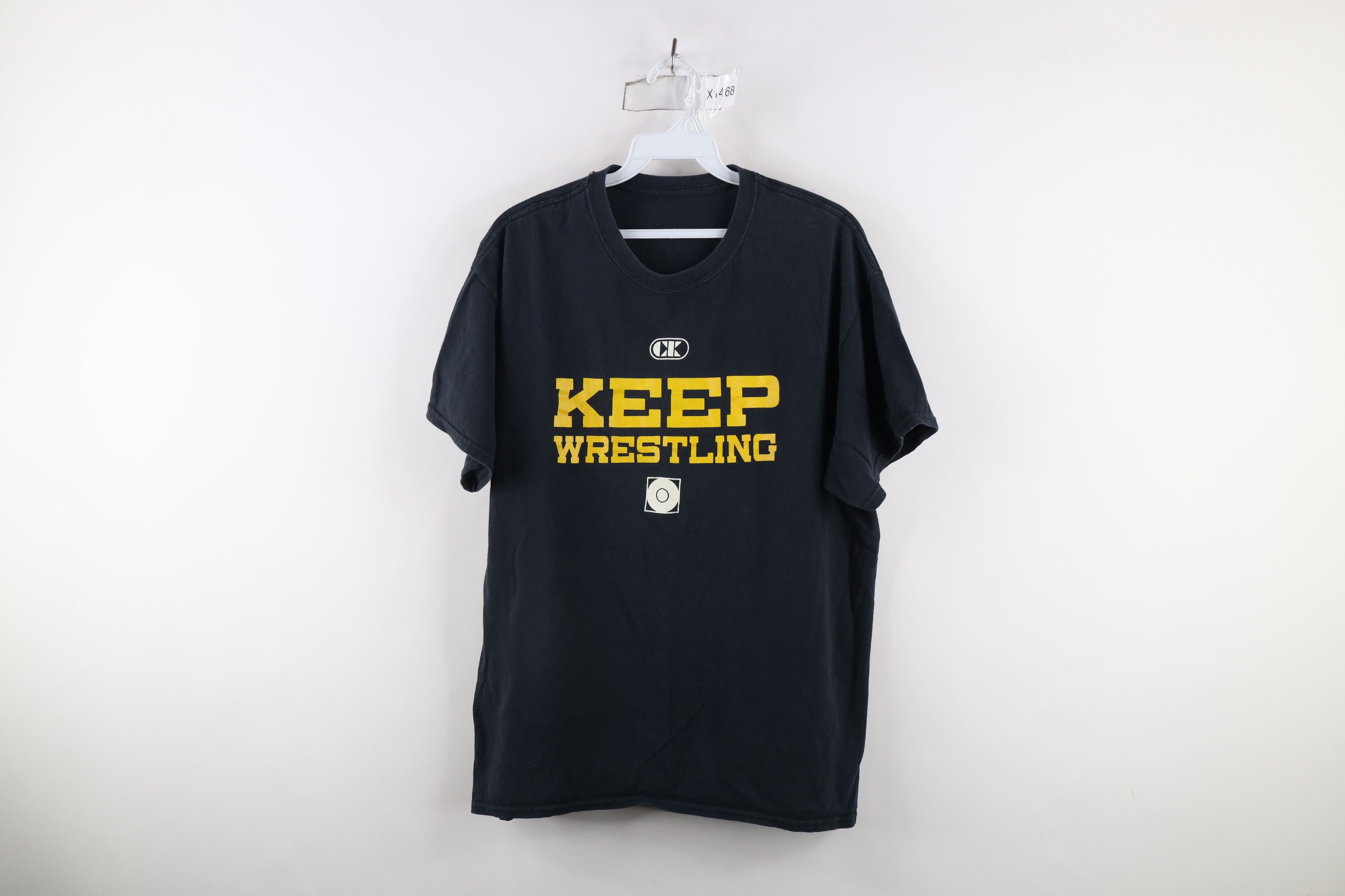 Vintage Vintage Cliff Keen Spell Out Keep Wrestling Wrestler T-Shirt Size US L / EU 52-54 / 3 - 1 Thumbnail