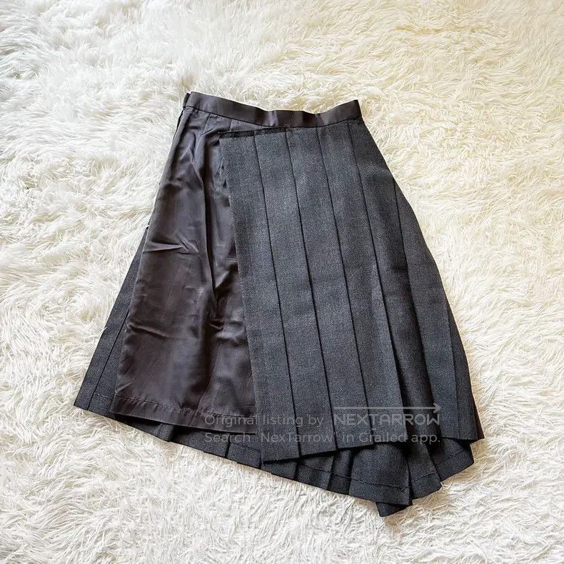 Comme des Garcons Comme des Garcons size M Deformed pleated skirt Size 23" - 2 Thumbnail