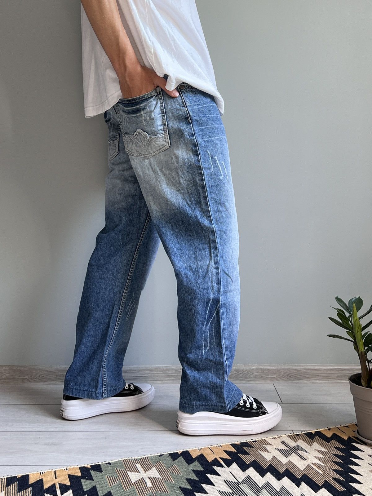 Diesel × Vintage Diesel Baggy Distressed Denim Jeans Size US 32 / EU 48 - 7 Thumbnail