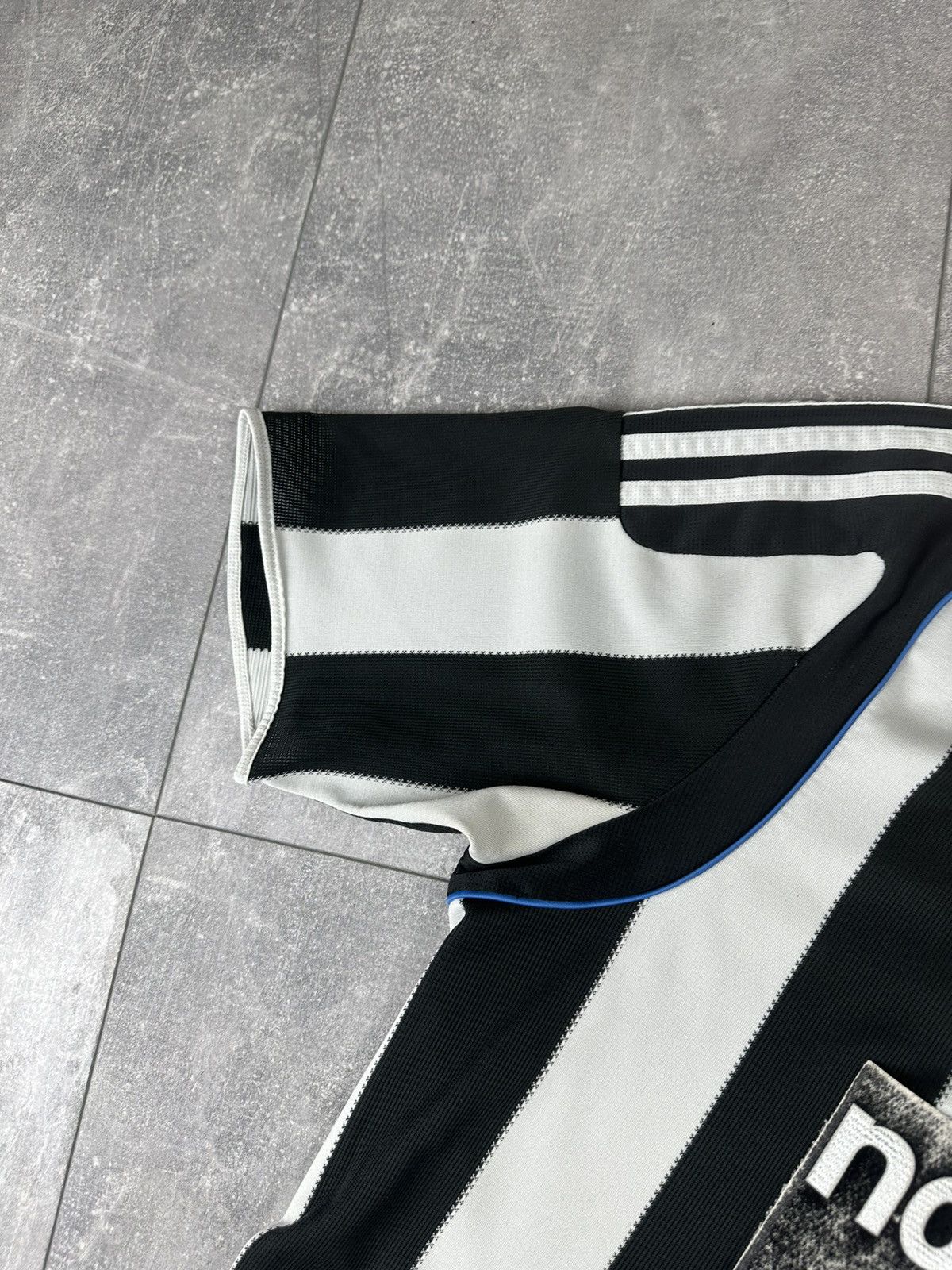 Adidas Adidas New Castle United 2009/10 Home Soccer Football Jersey Size US M / EU 48-50 / 2 - 10 Thumbnail