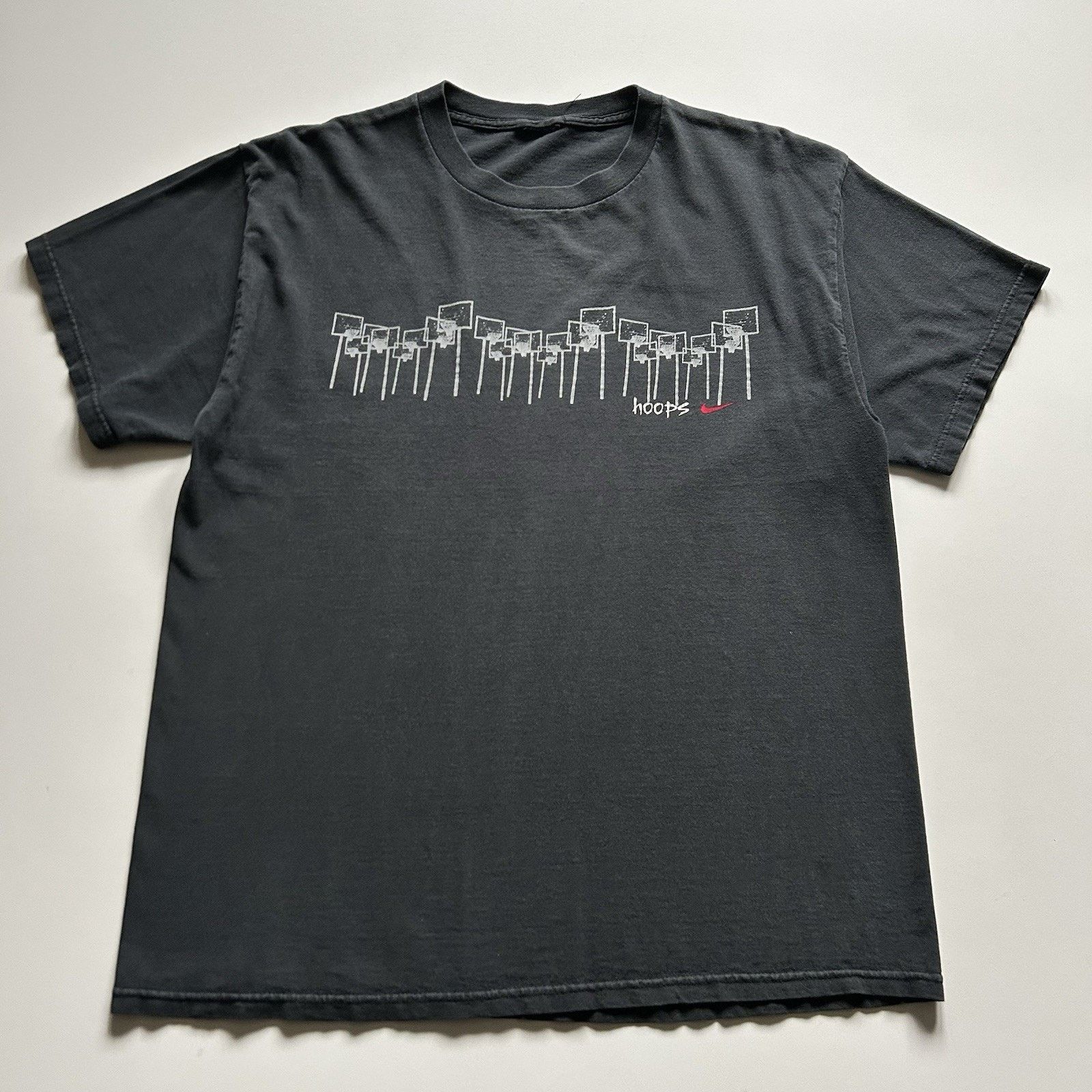 Nike Vintage Nike T Shirt Large Y2K Basketball Hoops Faded Black Size US L / EU 52-54 / 3 - 1 Thumbnail