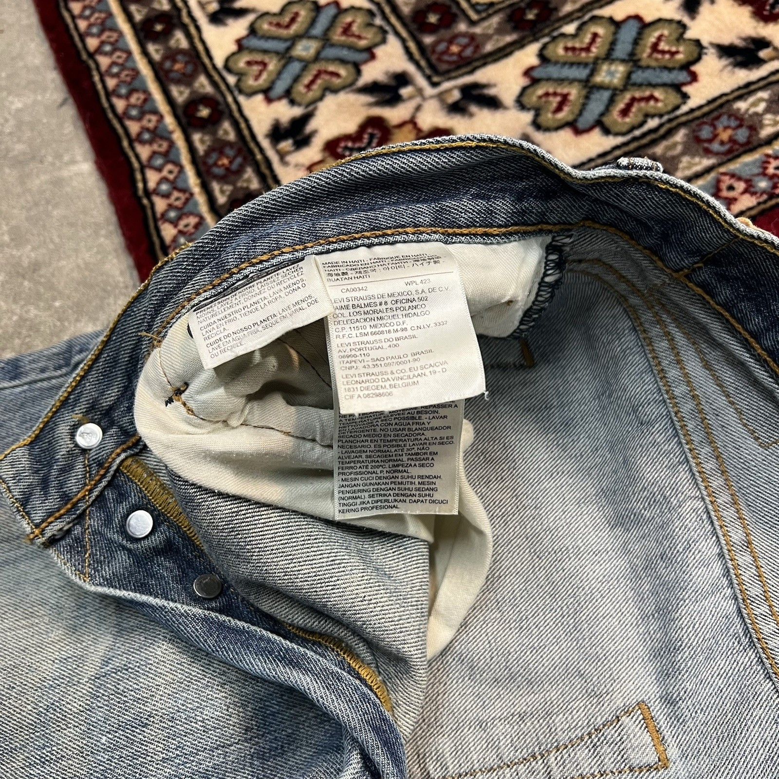 Levi's Levis 501 Jeans Button Fly Medium Whisker Fade Men’s 32x32 Size US 32 / EU 48 - 6 Thumbnail