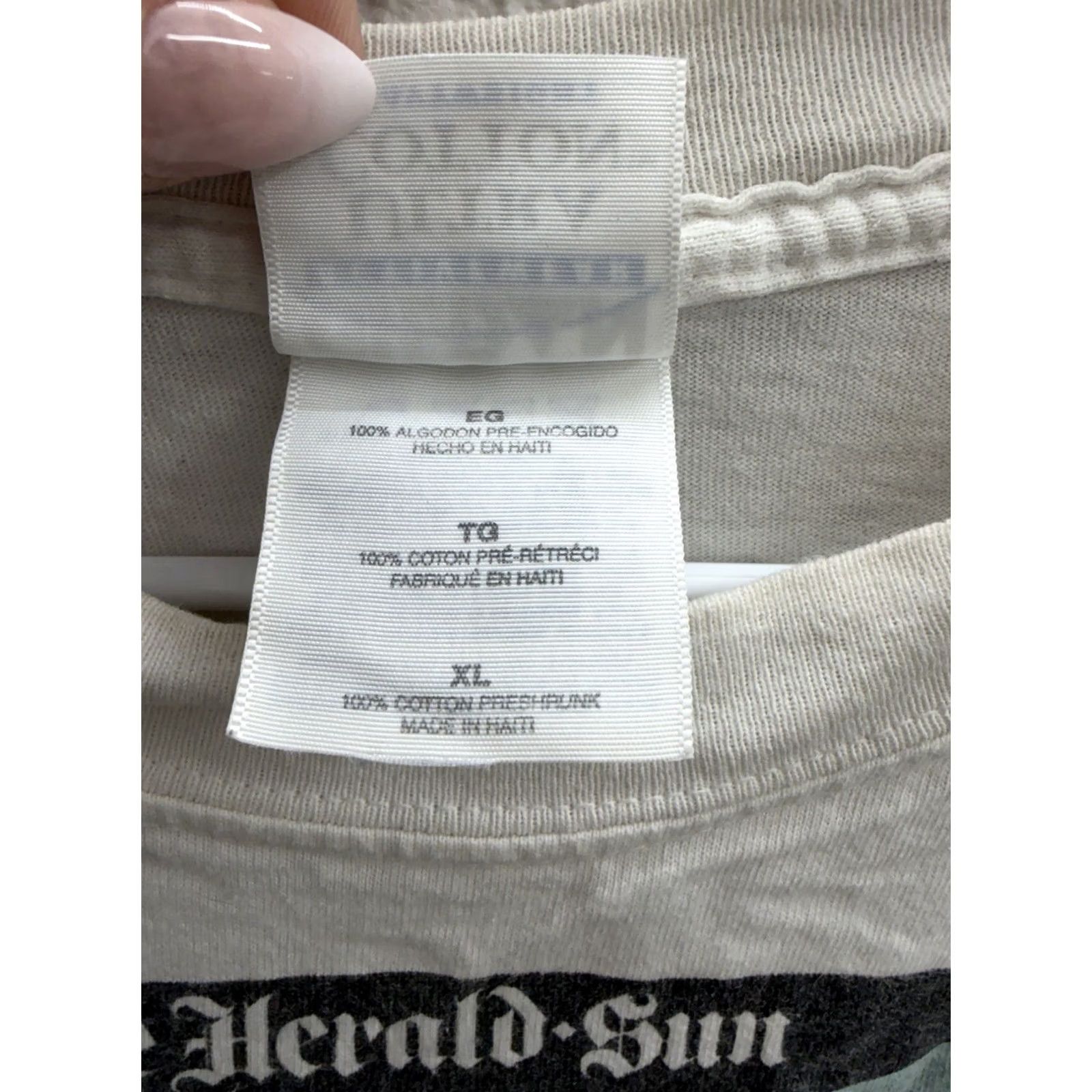 Gildan Gildan T-Shirt XL White Short Sleeve The Herald Sun Earnhardt Nascar Mens XXL? Size US XL / EU 56 / 4 - 5 Thumbnail