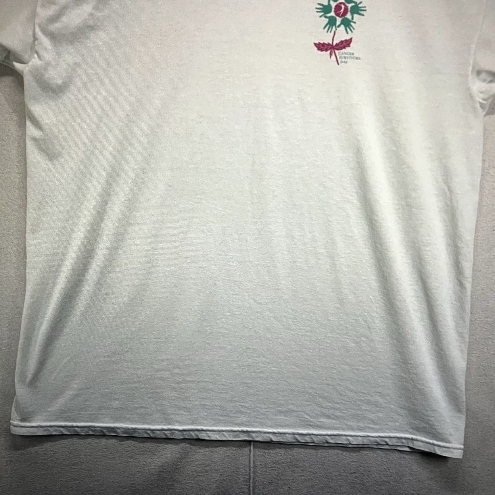 Gildan VINTAGE Gildan White T-Shirt Large Cancer Survivor Day Angel Y2K Classic Mens Size US L / EU 52-54 / 3 - 7 Thumbnail