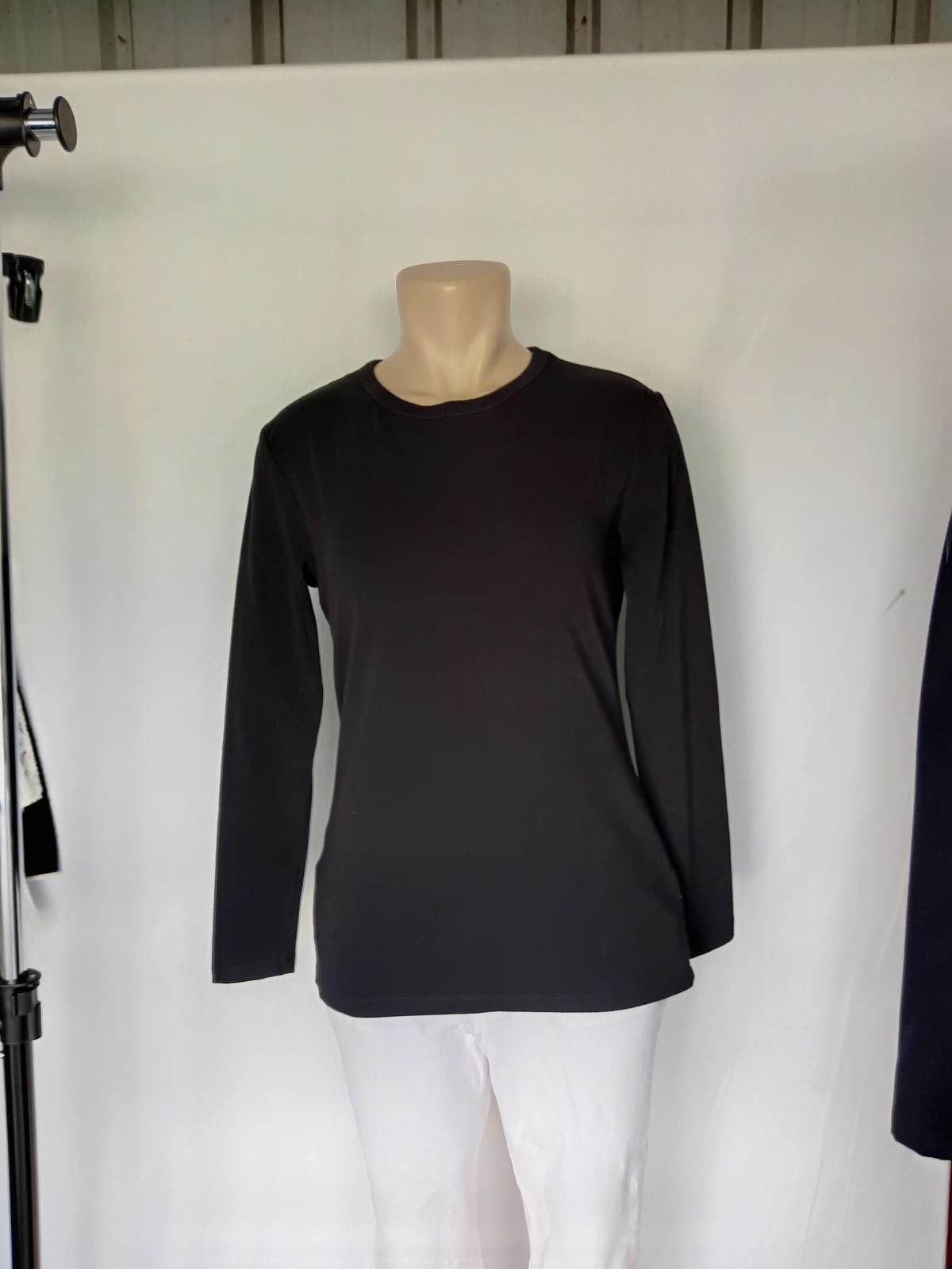 Designer Classic Long Sleeve Crew Neck Top - Versatile Essential Size M / US 6-8 / IT 42-44 - 1 Thumbnail