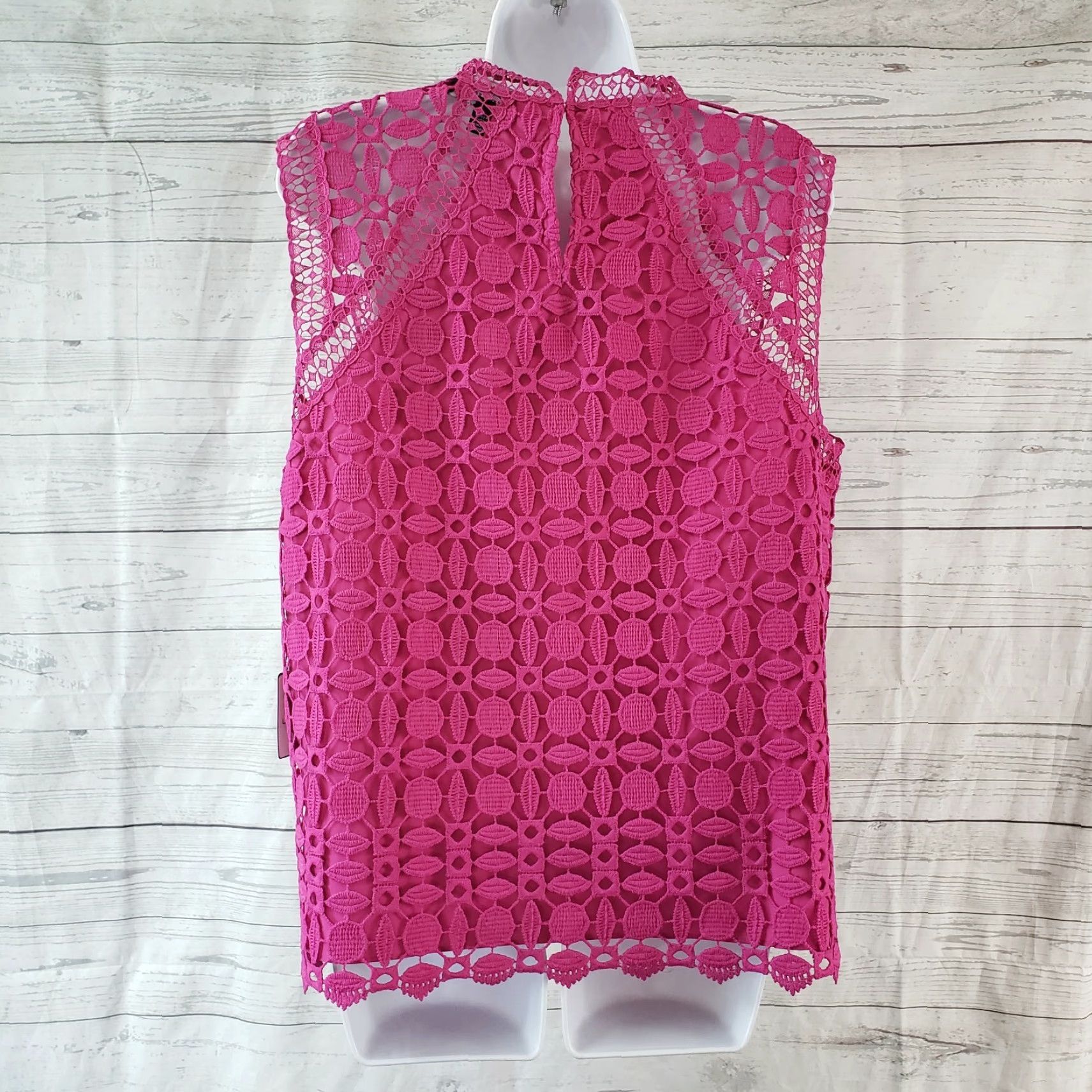 Laundry by Shelli Segal Laundry by Shelli Segal Womens Top Sleeveless Pink Crochet Lace Overlay 16 Blouse Shirt Adult Womens Size XXL / US 16-18 / IT 52-54 - 4 Thumbnail