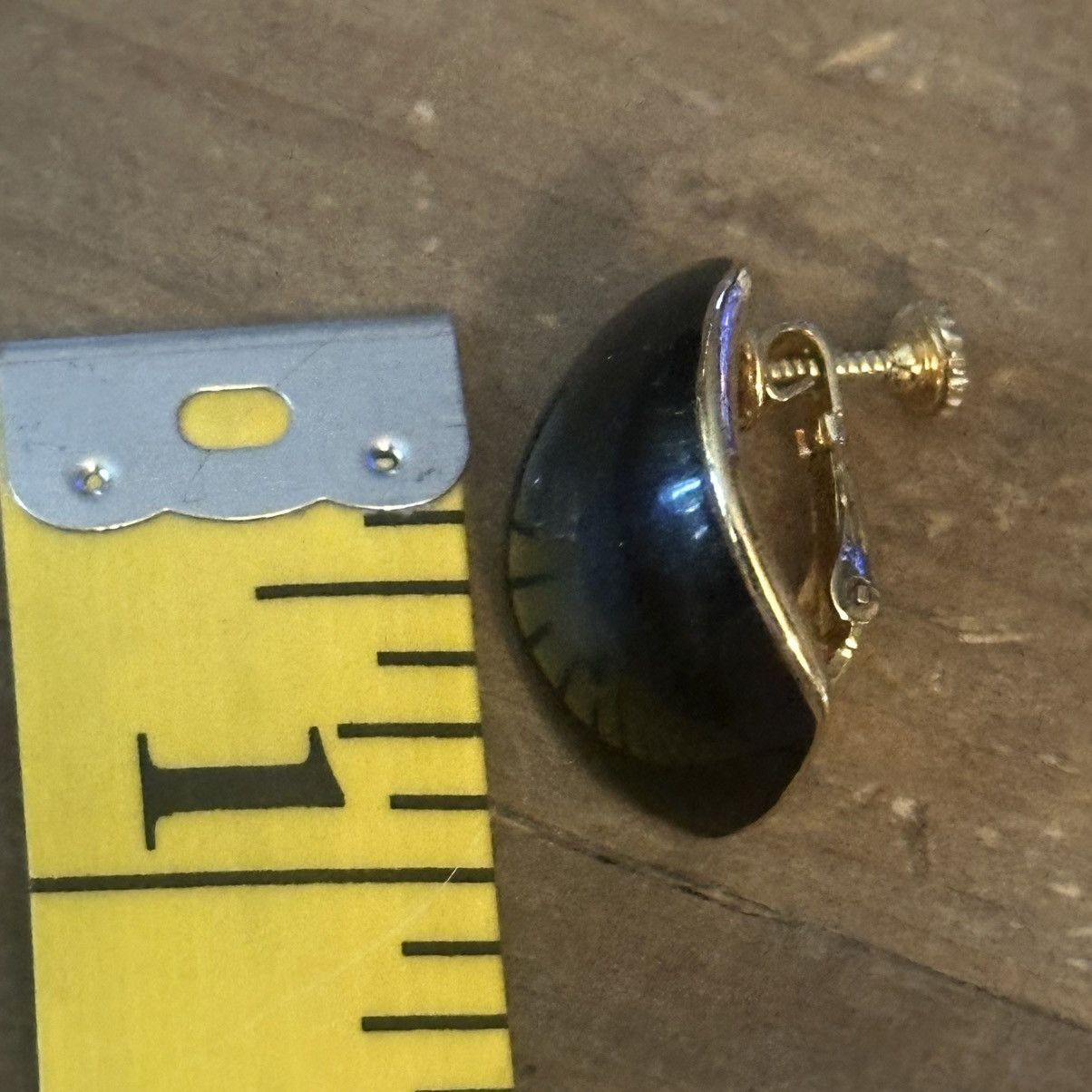 Other × Vintage Vintage Napier black enamel curved screw back earrings Size ONE SIZE - 4 Thumbnail