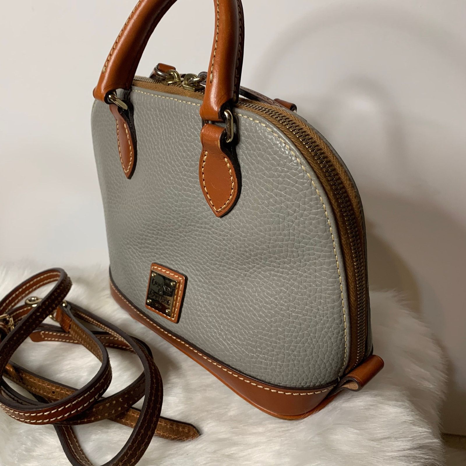 Dooney & Bourke Dooney & Bourke Gray Leather Crossbody Handbags Size ONE SIZE - 4 Thumbnail