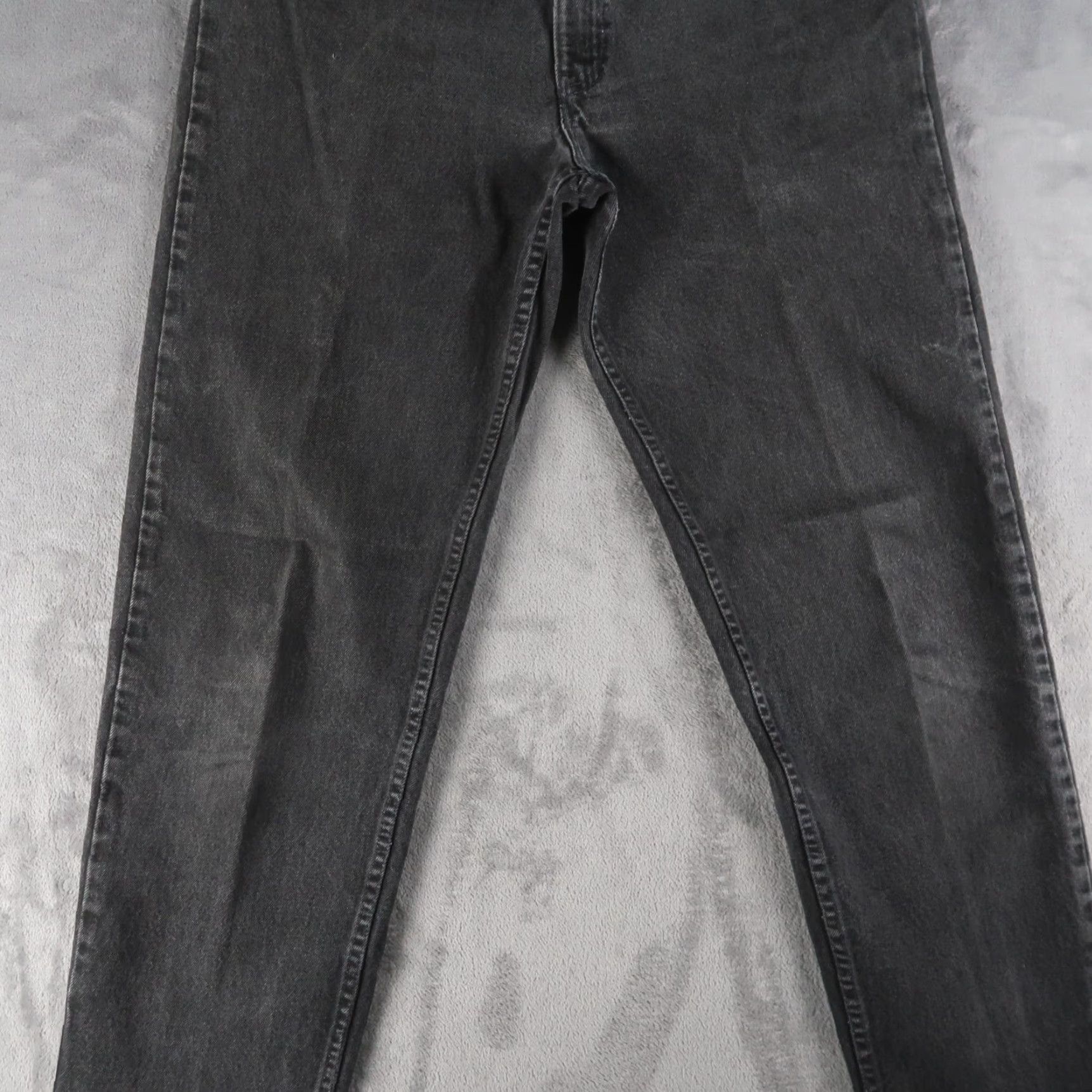 Levi's VINTAGE Levi's 550 Jeans Men 36 Black Denim Relaxed Fit 1990s USA 5-Pocket Design Leather Patch Distressed 36x36, 33.5x35.5 Size US 36 / EU 52 - 4 Thumbnail