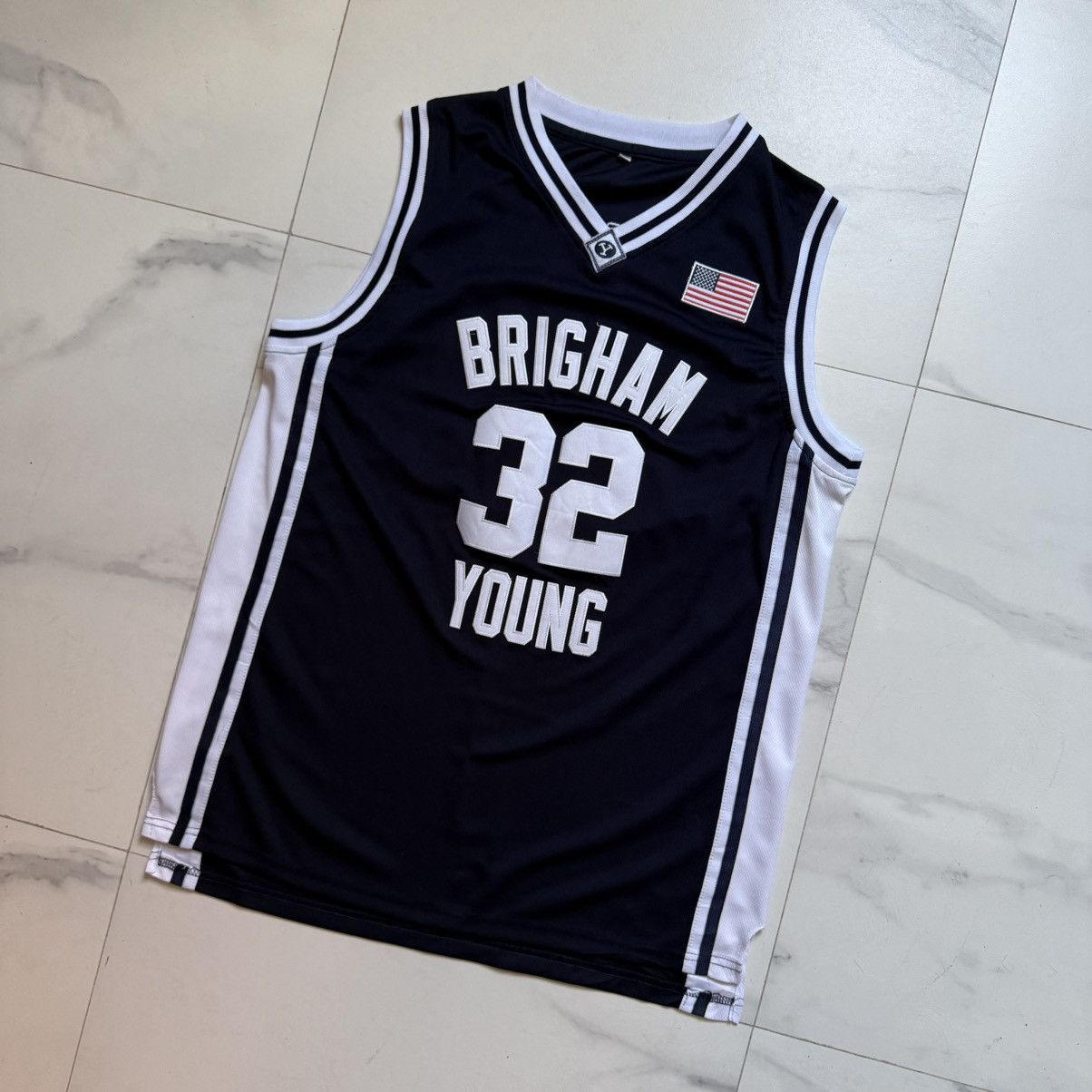 NCAA Vintage Jimmer Fredette BYU Jersey Size US L / EU 52-54 / 3 - 4 Thumbnail