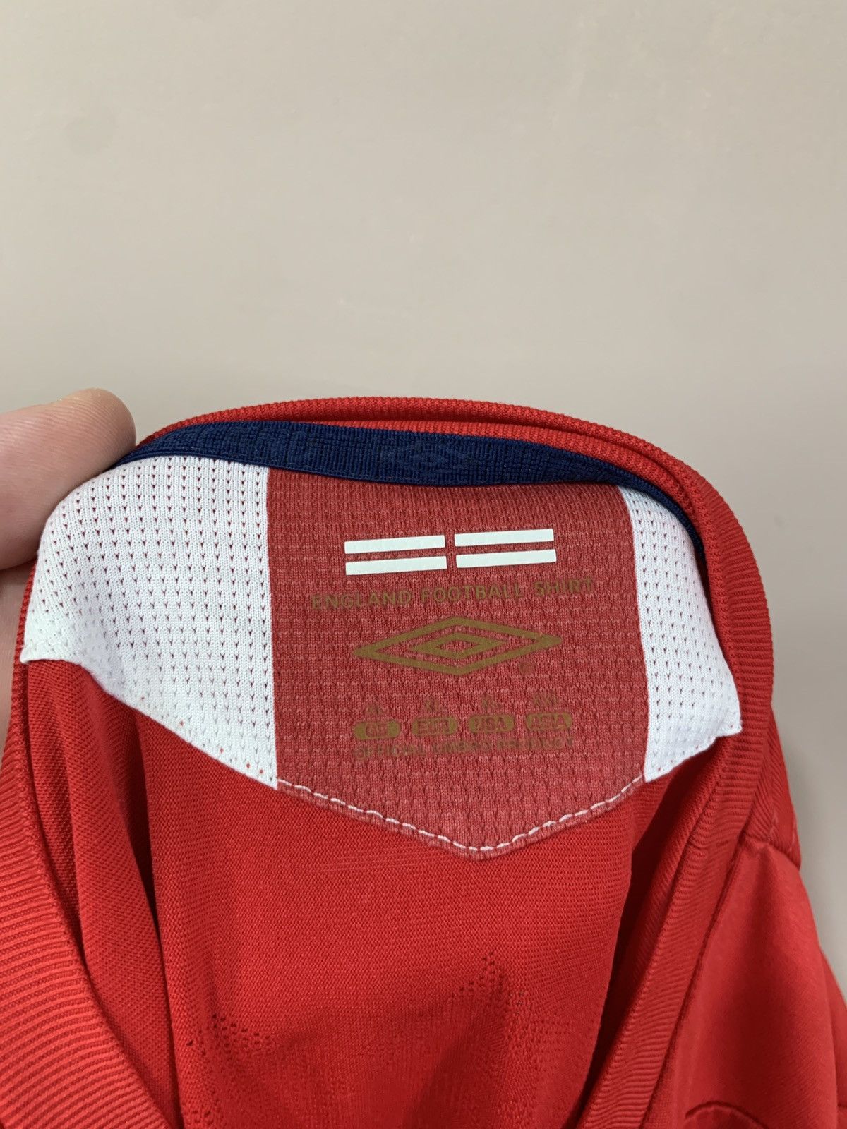 Umbro England 2006 Away Football Shirt Umbro Vintage Soccer Jersey Size US XL / EU 56 / 4 - 7 Thumbnail
