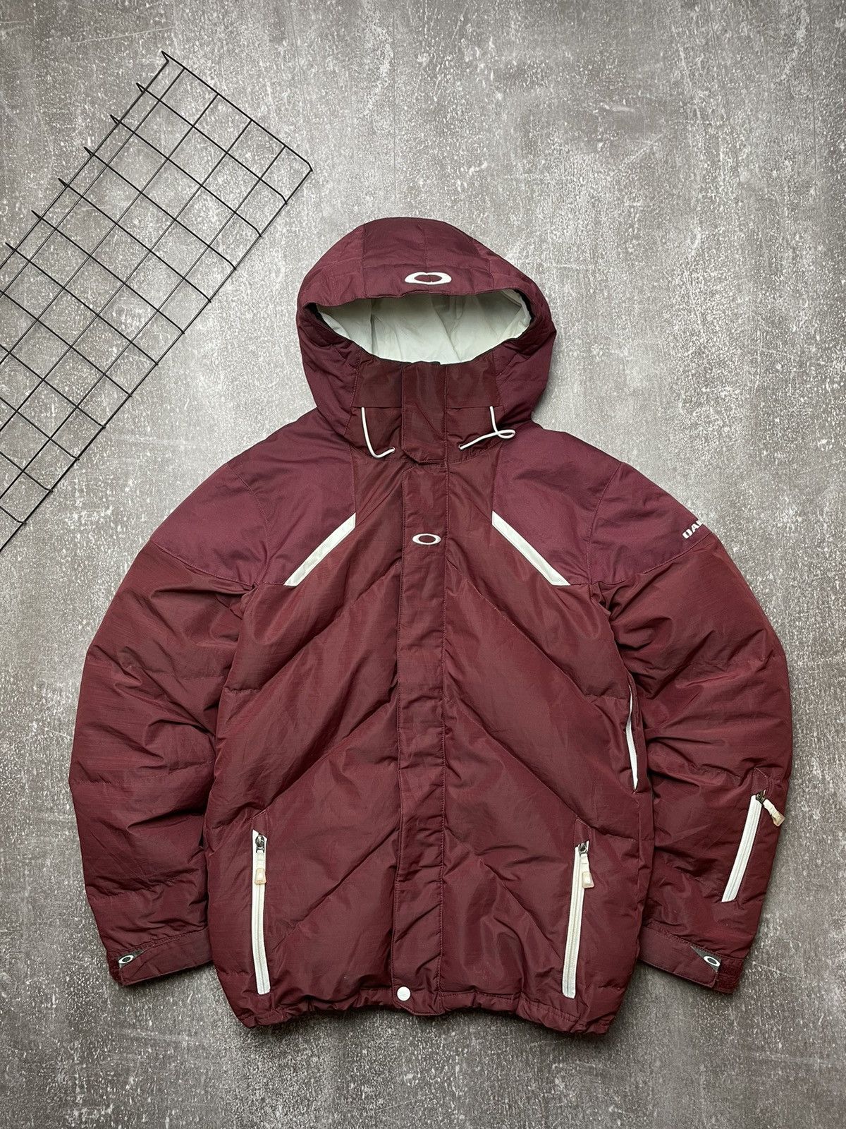image of Gorpcore Oakley Puffer Centre Logo Jacket Outdoor Vintage in Burgundy, Men's (Size Medium)