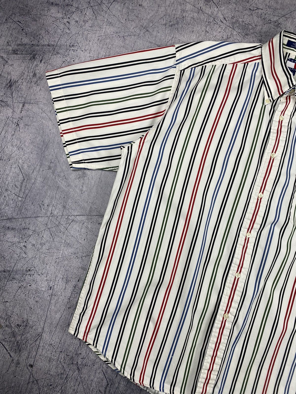 Tommy Hilfiger × Vintage Vintage Tommy Hilfiger Striped Button Up Short Sleeve Shirt Size US L / EU 52-54 / 3 - 3 Thumbnail