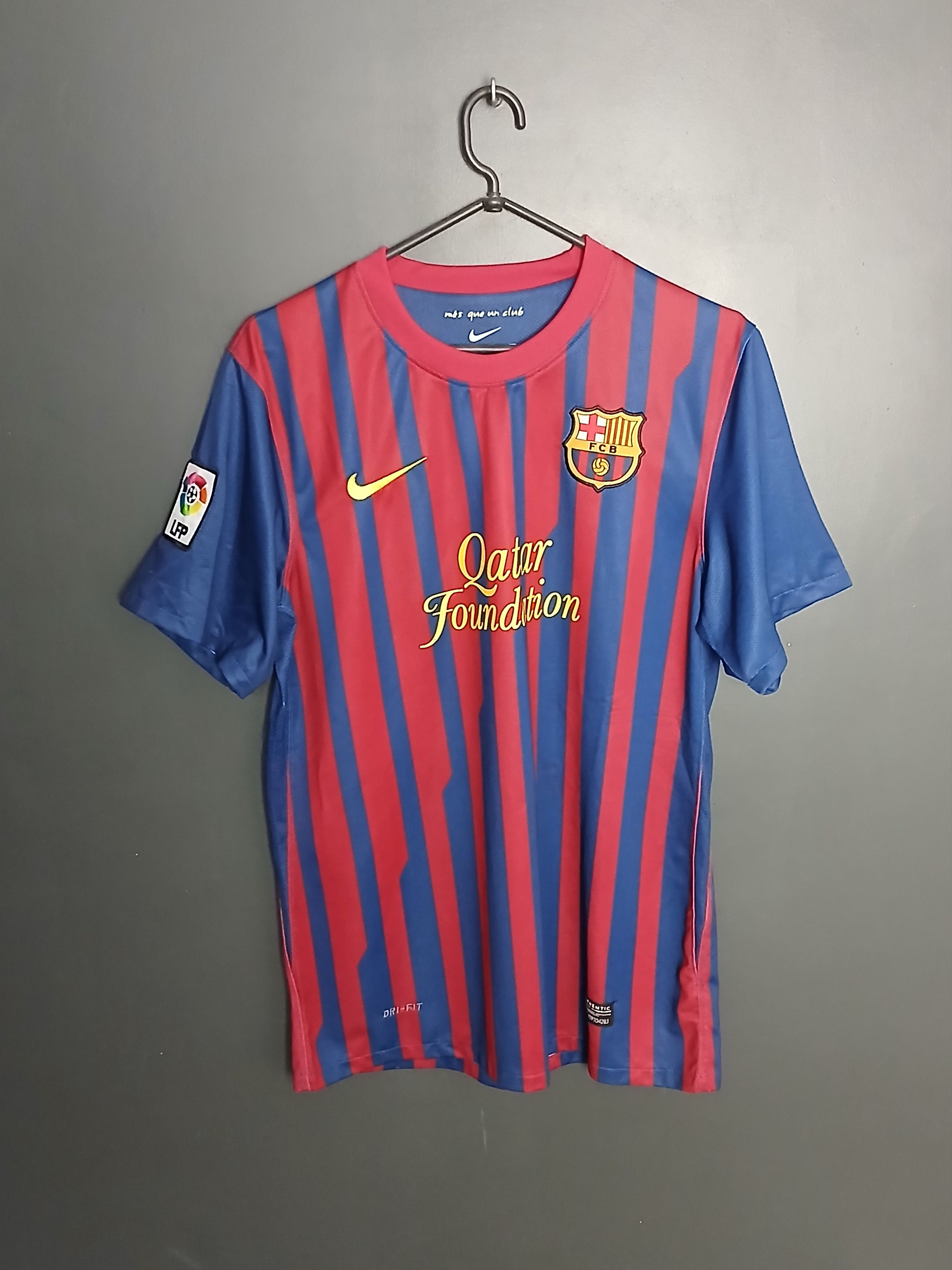 Other Barcelona 11/12 Home Football Jersey T-Shirt Size US M / EU 48-50 / 2 - 1 Thumbnail