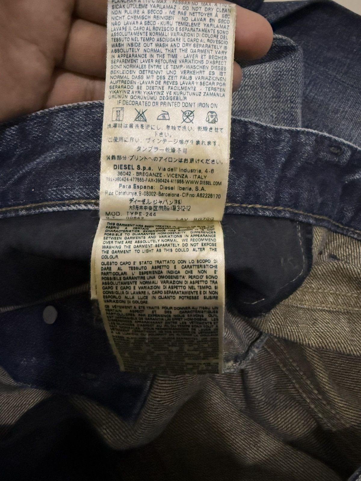 Diesel Black Gold ARCHIVAL ITALY BRAND DIESEL BLACK GOLD DISTRESS DESIGN Size US 34 / EU 50 - 10 Thumbnail