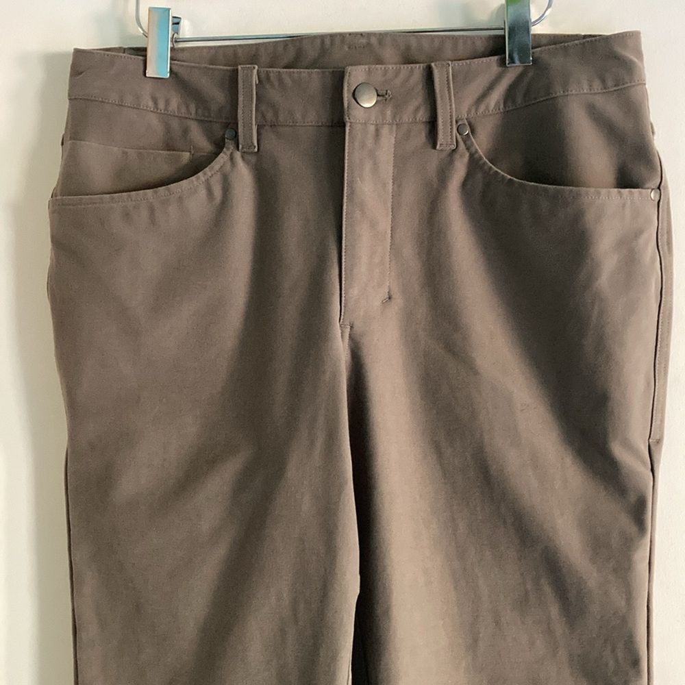 Lululemon Lululemon Mens Size 31 ABC Slim-Fit 5 Pocket Pant Army Green Size US 31 - 5 Thumbnail