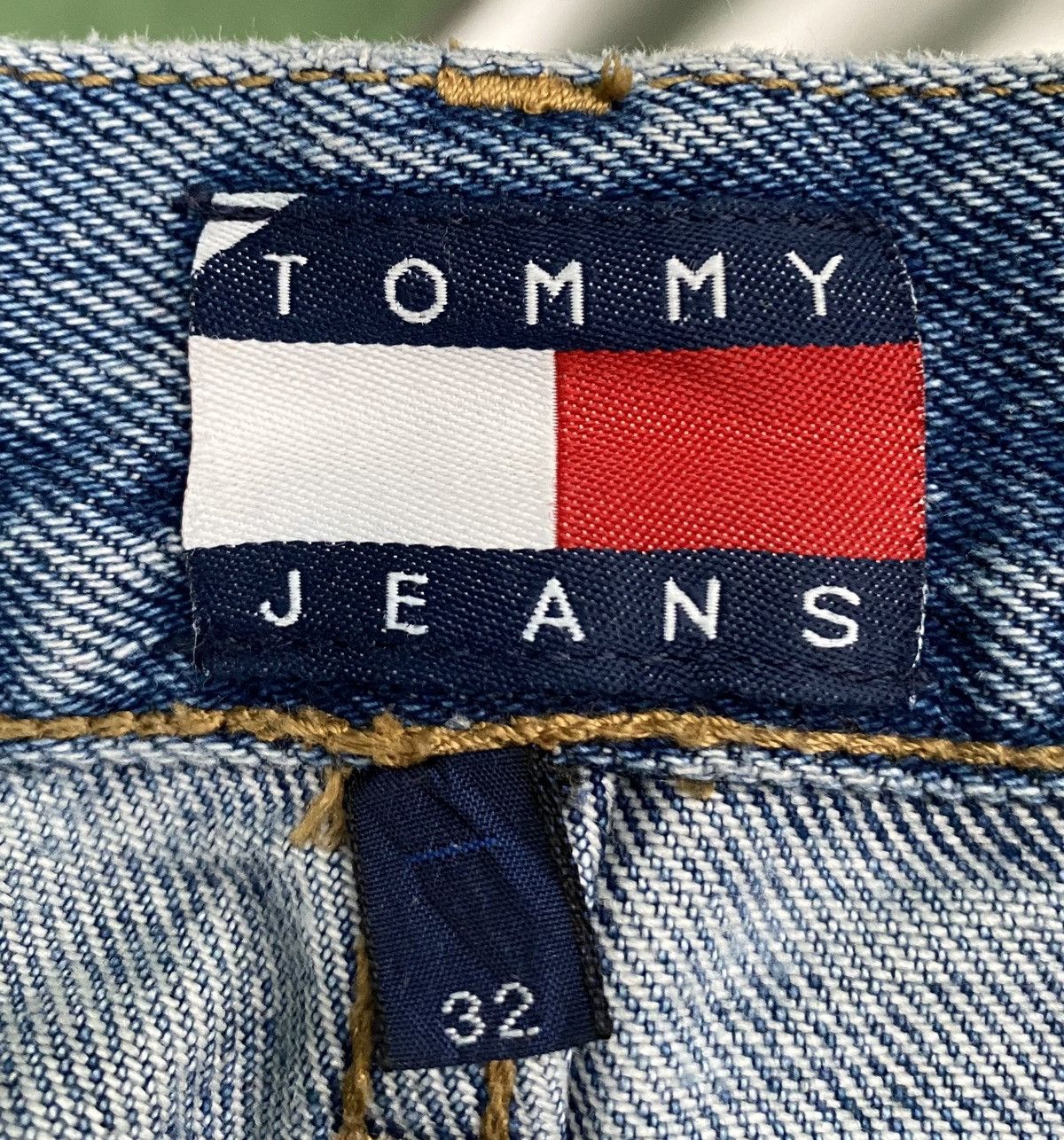 Tommy Hilfiger Vintage Y2K Tommy Hilfiger Flag Patch Jean Shorts Jorts Size US 32 / EU 48 - 4 Thumbnail