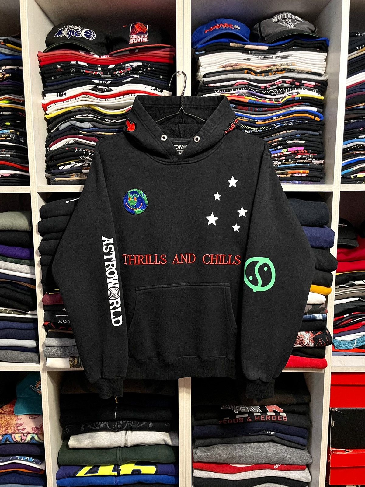 Travis Scott Travis Scott Astroworld World Peace Thrills Chills Hoodie Size US S / EU 44-46 / 1 - 1 Thumbnail