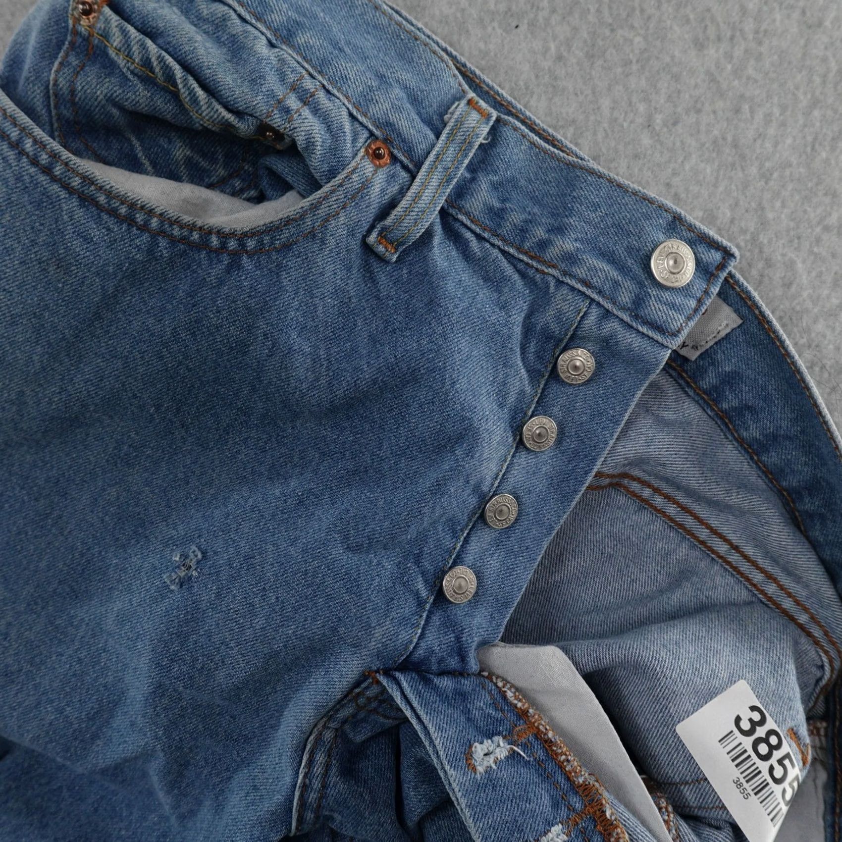 Levi's VINTAGE Levi's 501 Jeans Shirt? 34X30 Light Wash Blue Regular Mens 90s Straight 5-Pocket Button Fly 501 Series Size US 34 / EU 50 - 6 Thumbnail