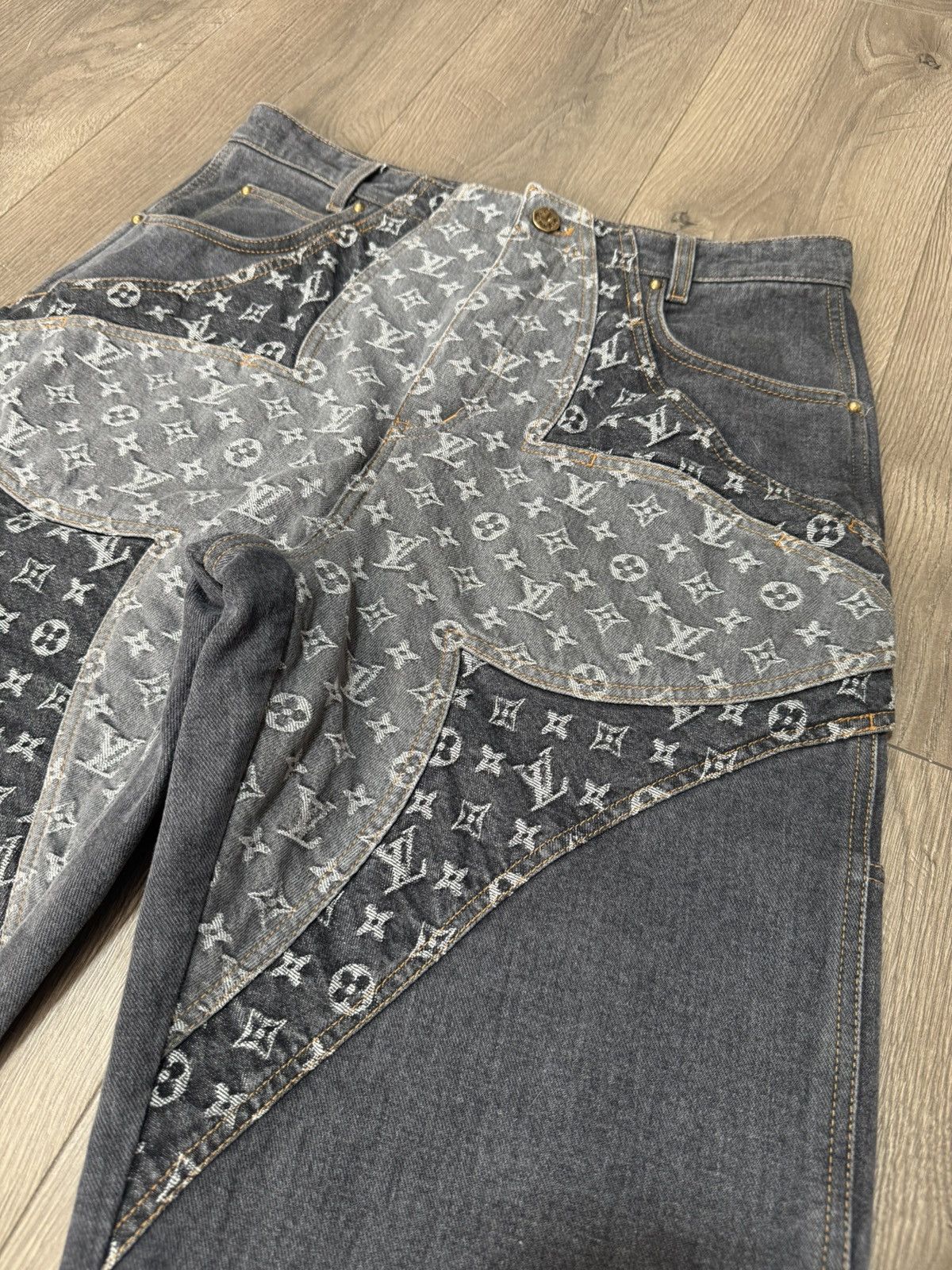 Louis Vuitton Louis Vuitton Monogram Panel Zip Denim Jeans Size 32 Size US 32 / EU 48 - 2 Thumbnail