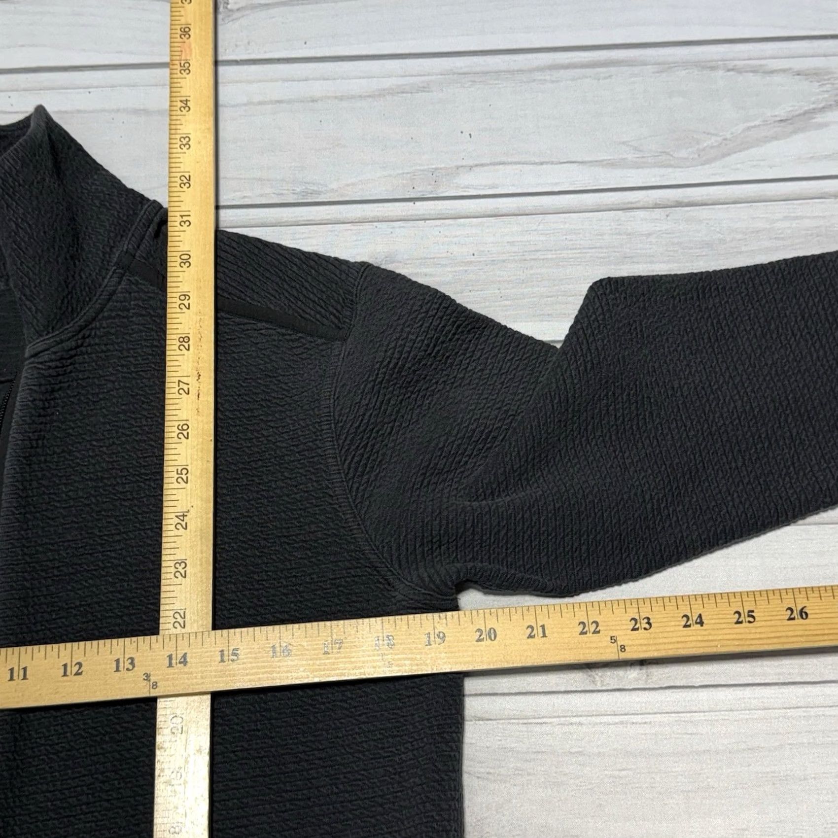 Lululemon VINTAGE? No — Sorry need to avoid. Size L / US 10 / IT 46 - 7 Thumbnail