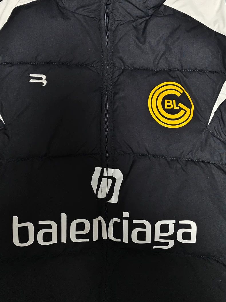 Balenciaga Balenciaga Black and white Manchester United football down Size US S / EU 44-46 / 1 - 4 Thumbnail