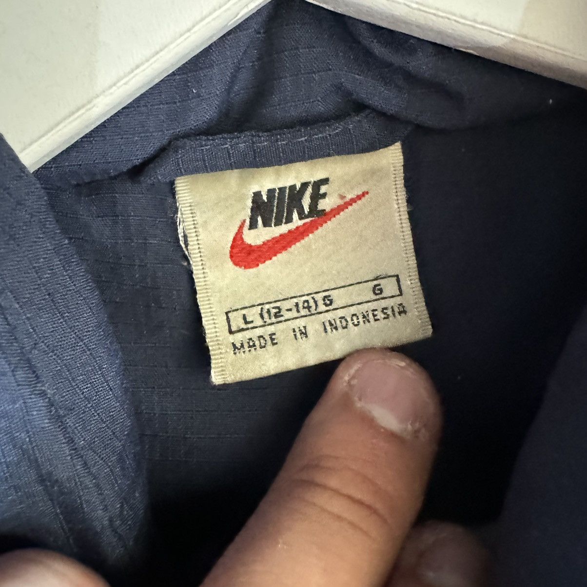 Nike × Vintage Vintage 90s embroidered logo Nike puffer jacket Size US L / EU 52-54 / 3 - 7 Thumbnail