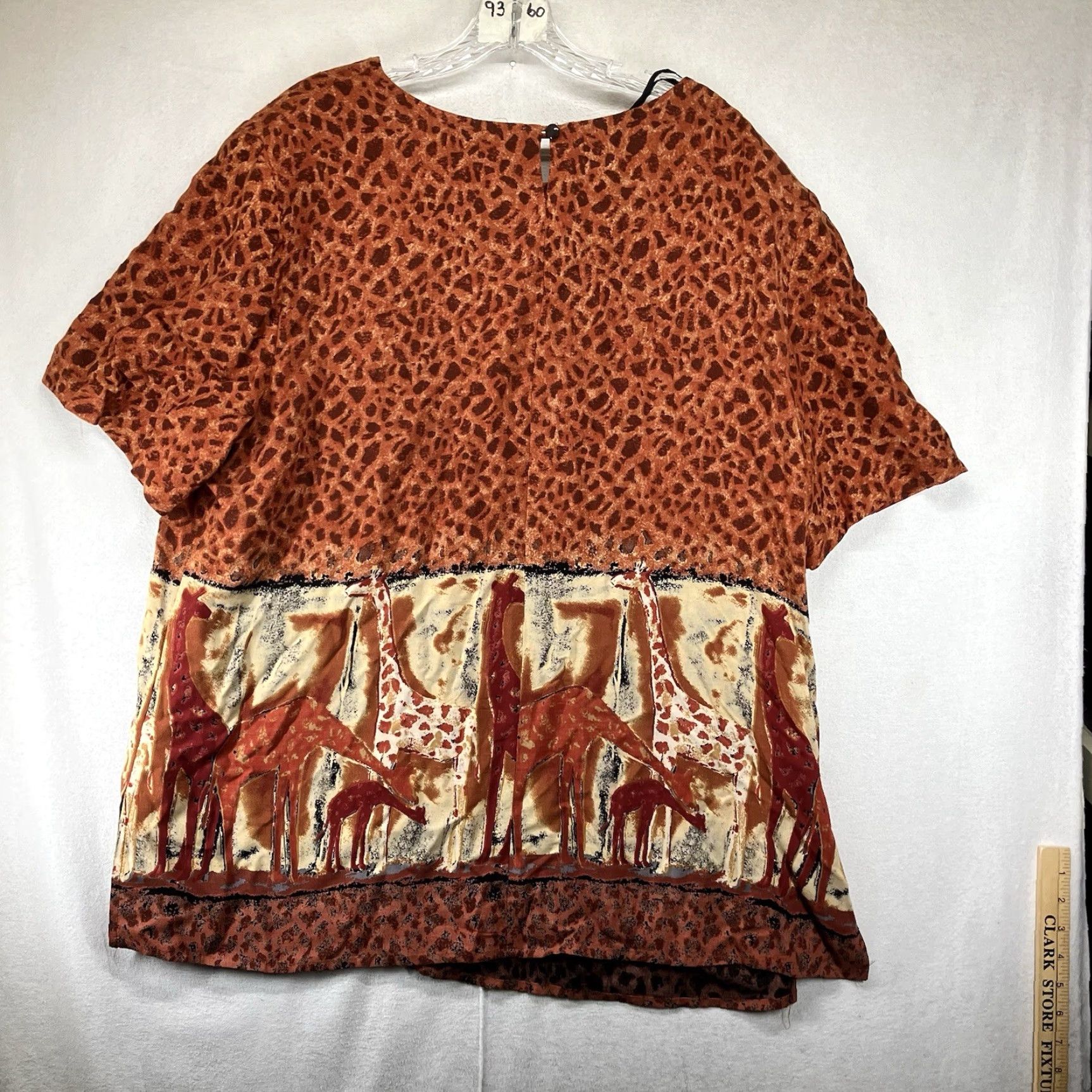Vintage VINTAGE K Women Giraffe Tunic 22W Plus Women Round Neck Short Sleeve Rayon Button Closure Animal Print Safari 80s 90s Leopard Nature USA Size 3XL / US 20-22 - 2 Thumbnail