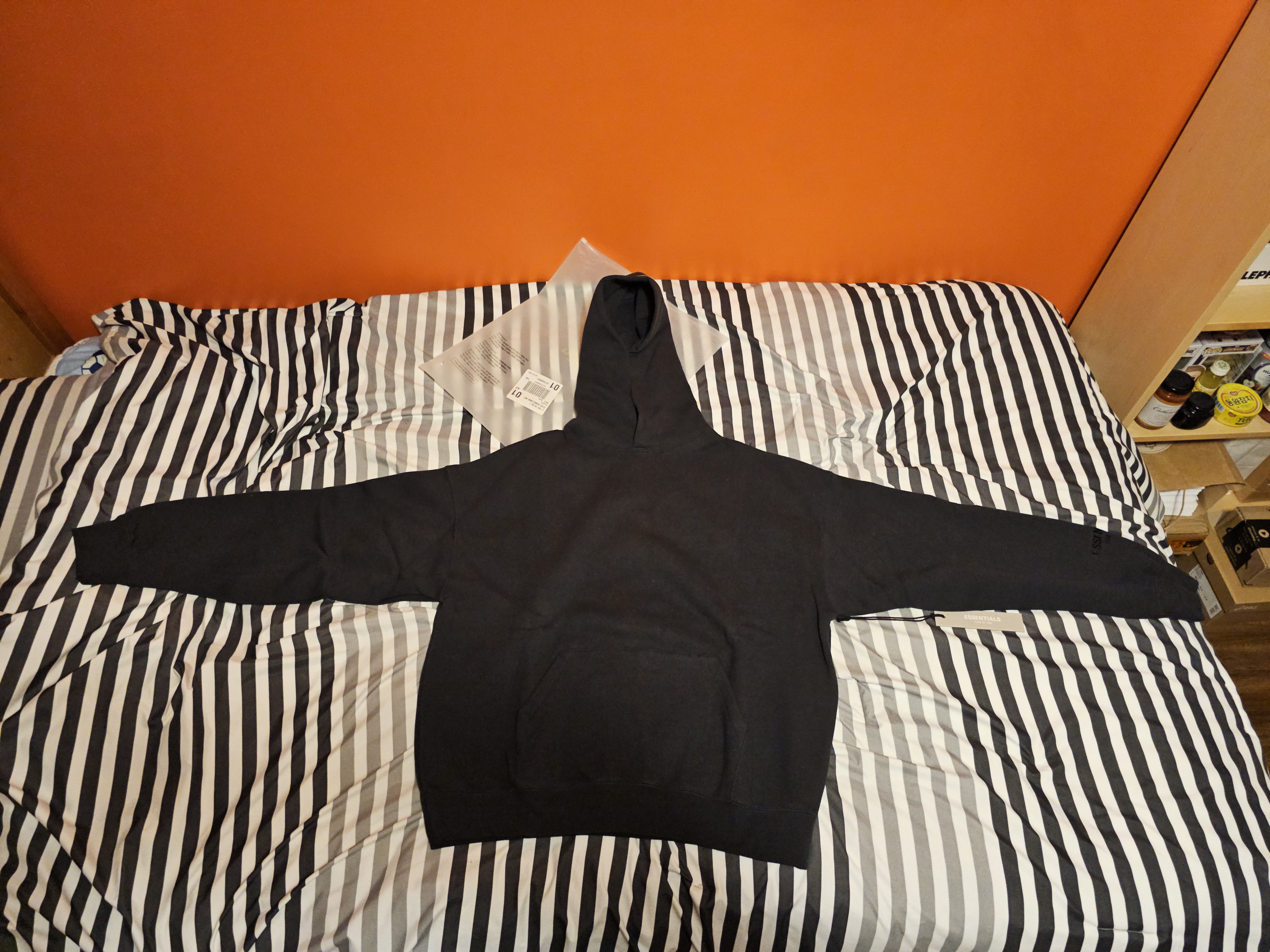Essentials Fear of God (FOG) Essentials FW19 3M Reflective Hoodie Black Size US M / EU 48-50 / 2 - 6 Thumbnail