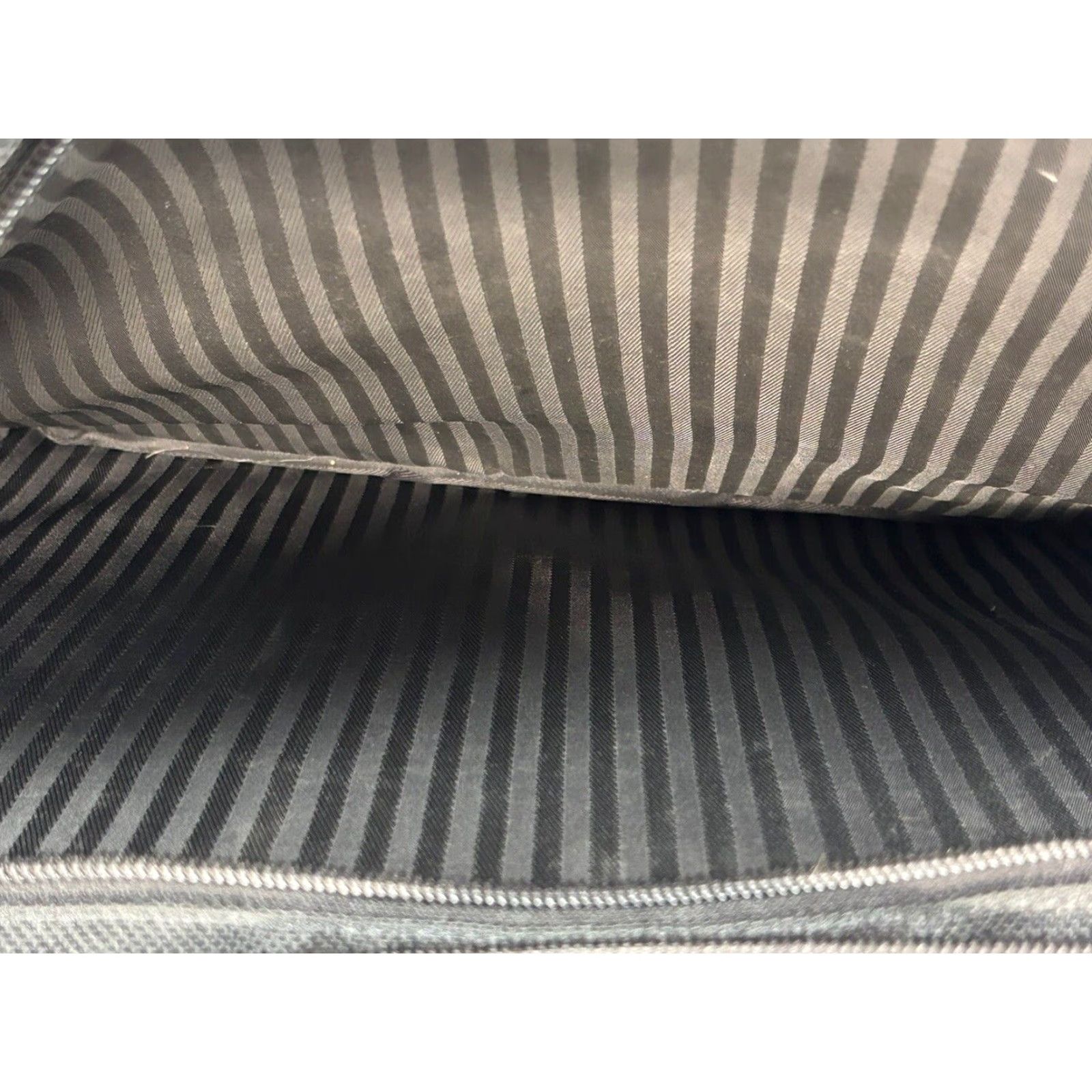 Tumi VINTAGE Tumi Alpha Ballistic Nylon Expandable Briefcase Black Medium Business Mens Size ONE SIZE - 5 Thumbnail