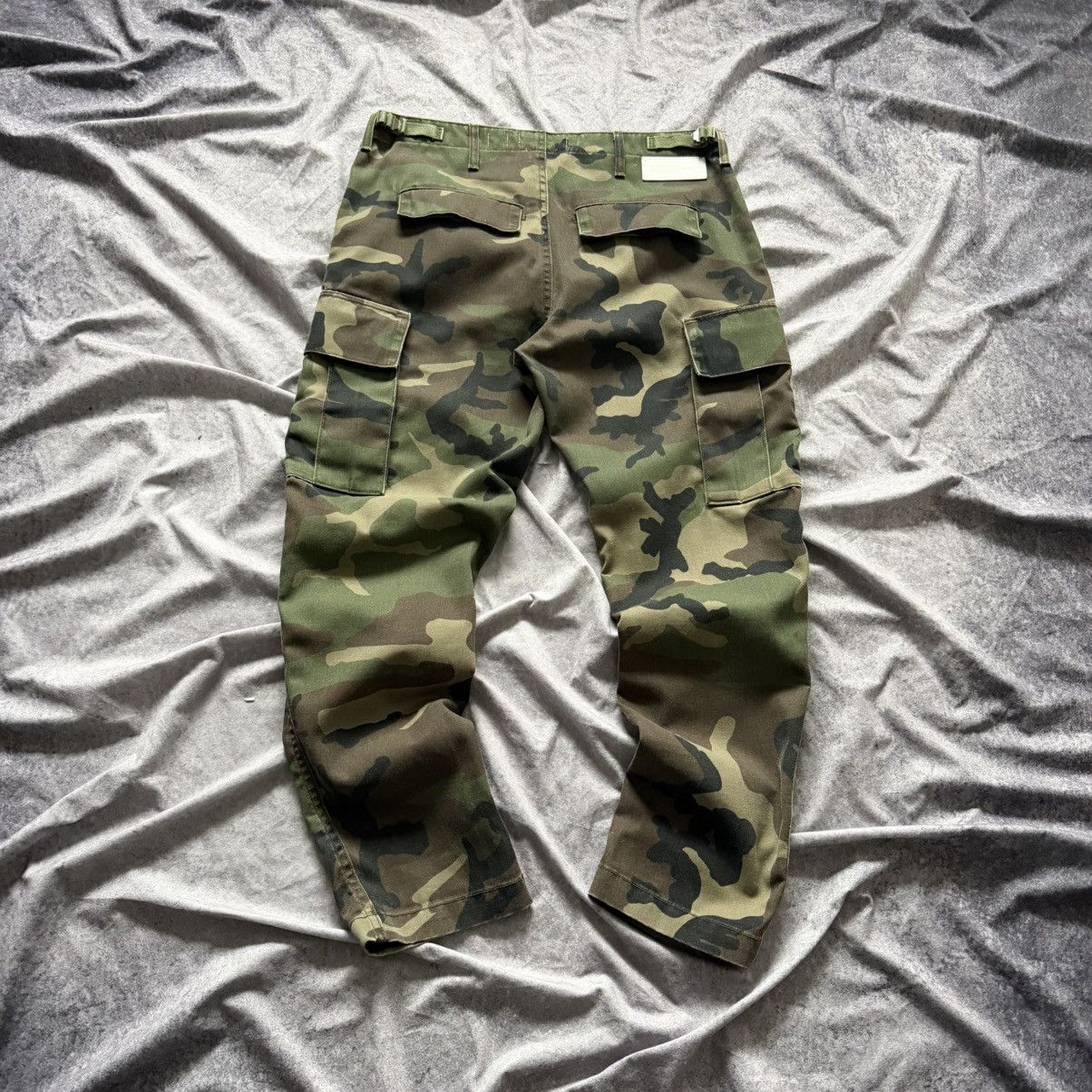 RE/DONE RE/DONE Green Camo Cargo Pants Straight Leg Pocket Pants 28 Size 33" - 1 Thumbnail