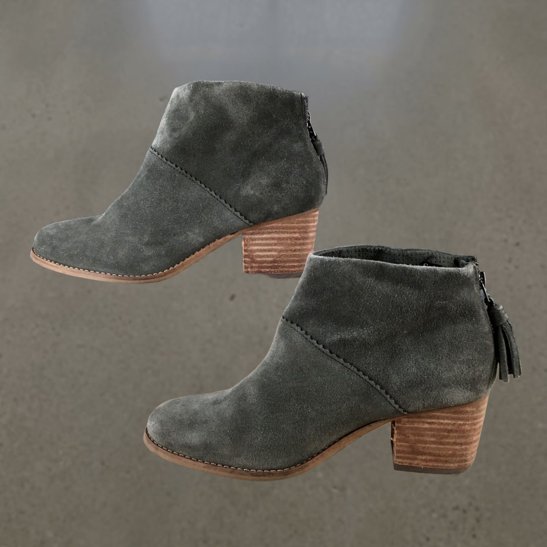 Toms Toms Boots Womens 7.5 Leila Ankle Bootie Green Comfort Round Toe Block Heel Mid 2-2.9in Suede Leather Lining Zip Casual Shoes Size US 8 / IT 38 - 1 Thumbnail