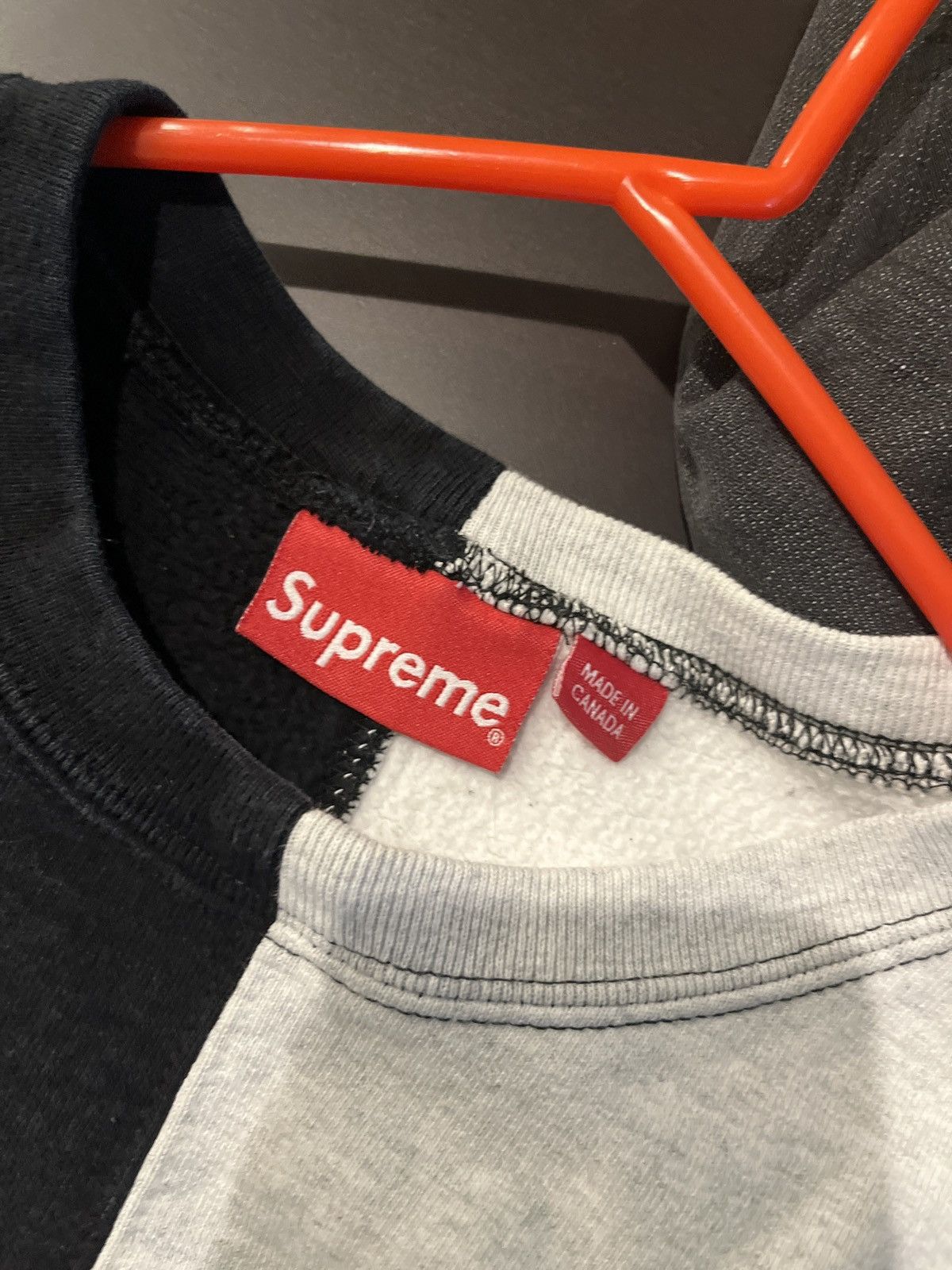 Supreme Supreme split color crewneck black/white Size US M / EU 48-50 / 2 - 4 Thumbnail