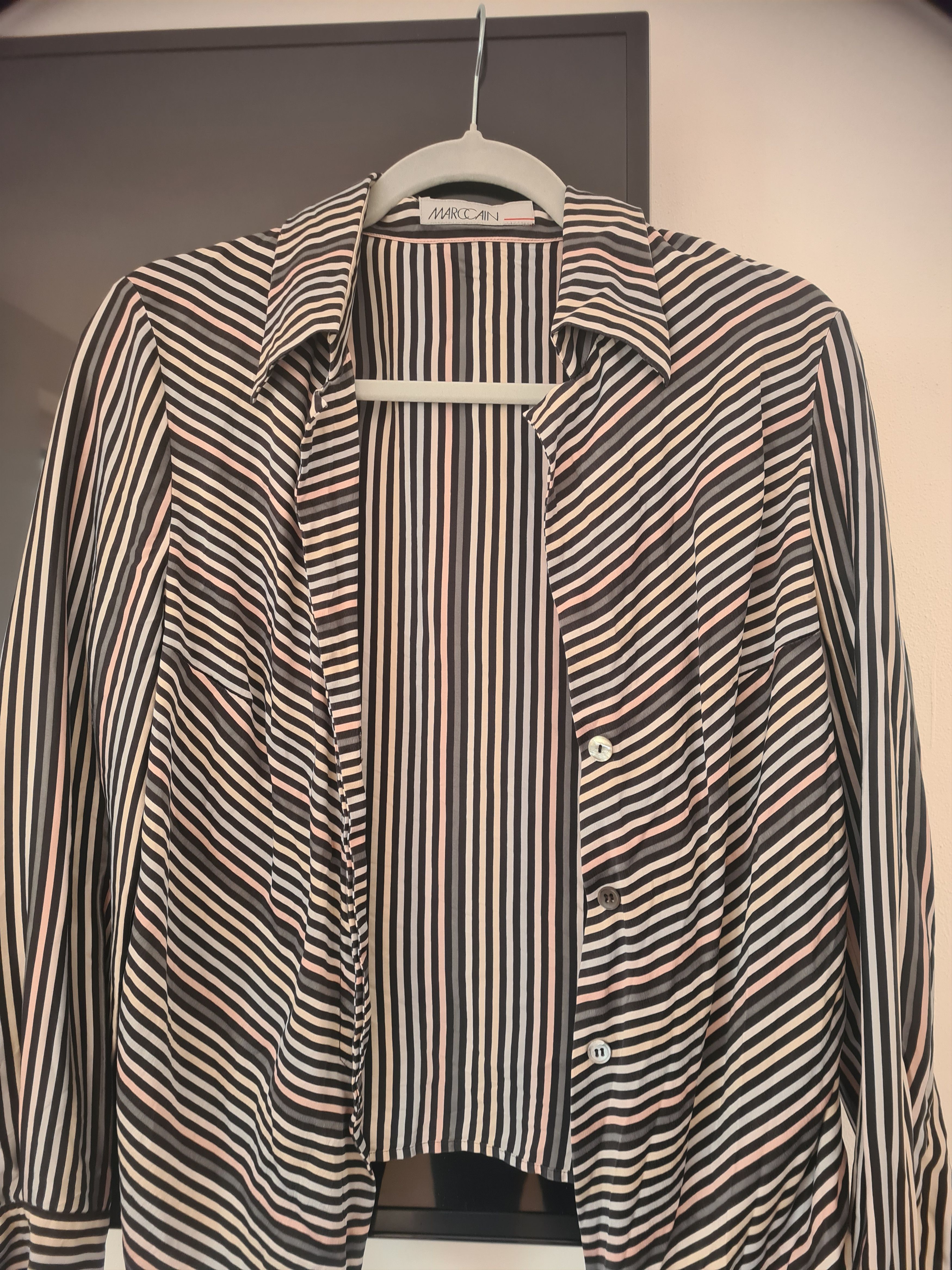 Other Female blouse 100% silk Size S / US 4 / IT 40 - 1 Thumbnail