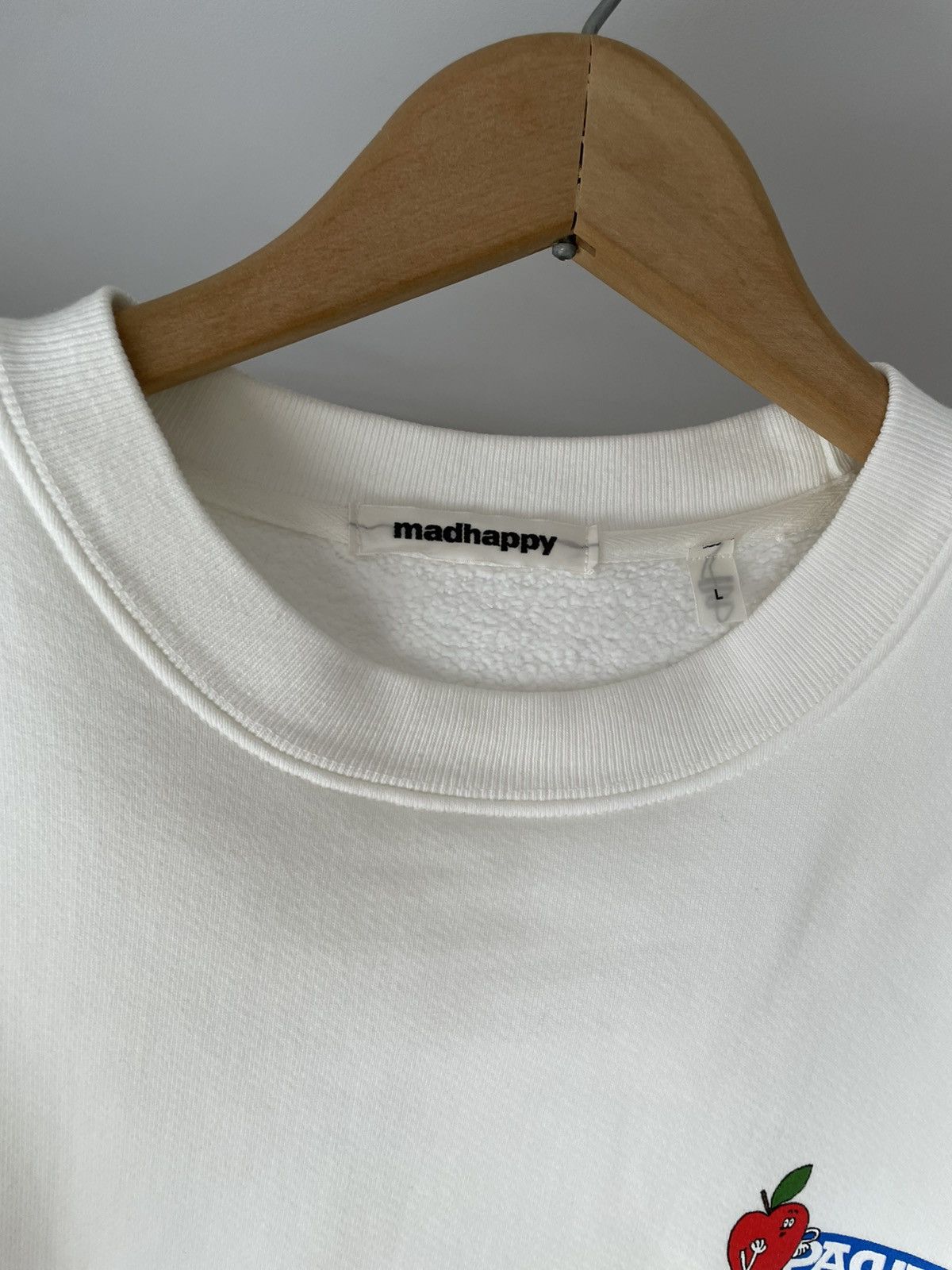 Madhappy Madhappy white Crewneck Sweater with Blue and Red Accents 🍎🌊 Size US L / EU 52-54 / 3 - 4 Thumbnail