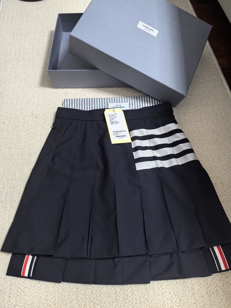 Thom Browne Thom Browne A wool pleated skirt Size 25" / US 0 / IT 36 - 1 Thumbnail