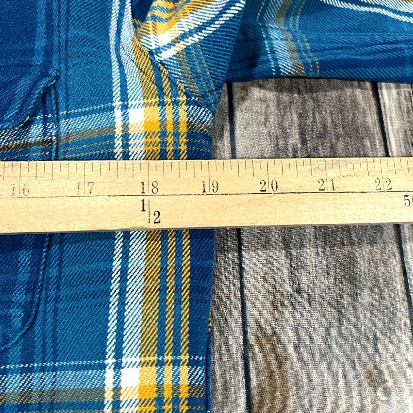 Wallace & Barnes Wallace & Barnes Flannel Long Sleeve Button Shirt Medium Men Blue Plaid Size US M / EU 48-50 / 2 - 4 Thumbnail