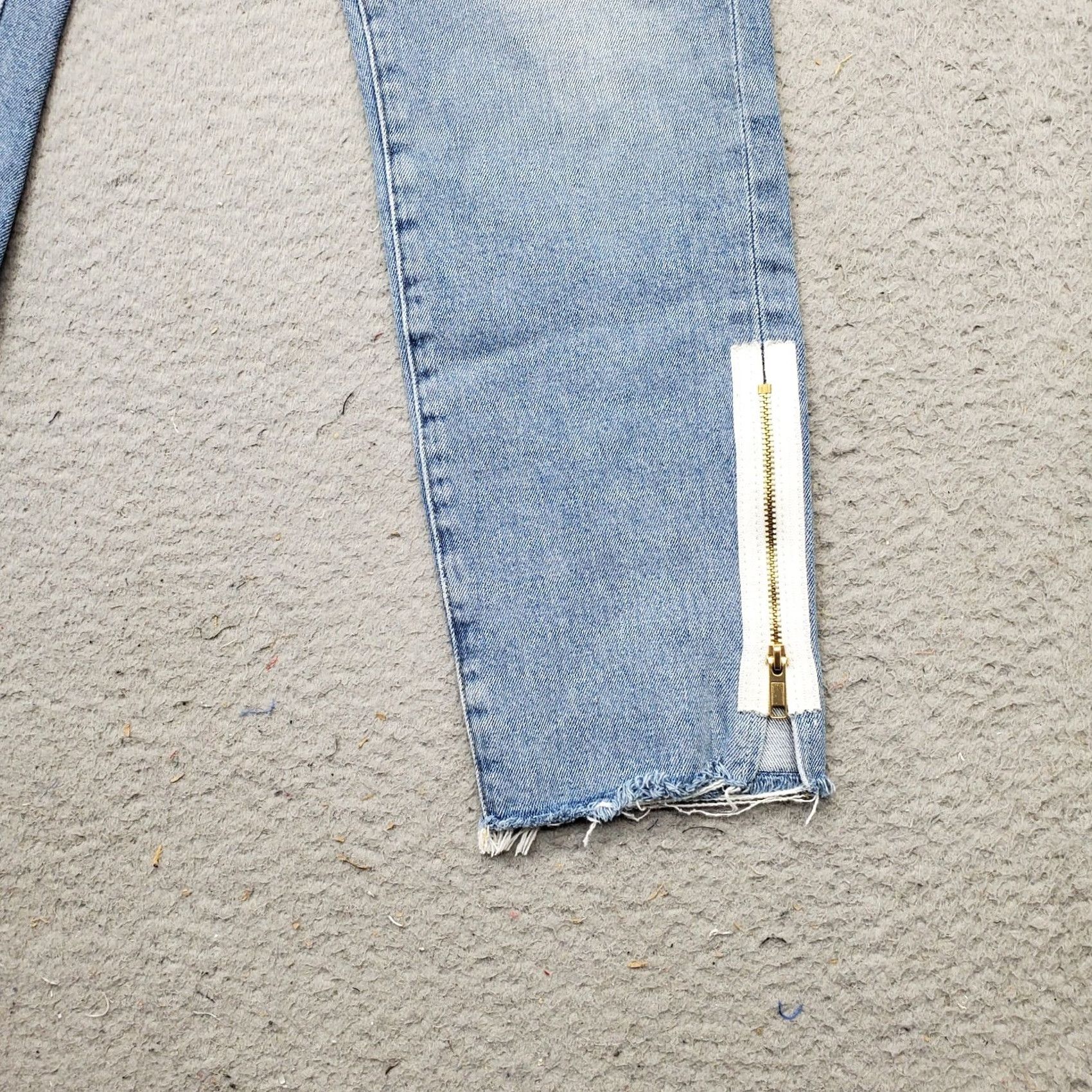 Frame FRAME Le Garcon Jeans Womens Size 28 Blue Denim Distressed Ankle Zip Frayed Hem Jeans Size 28" / US 6 / IT 42 - 3 Thumbnail