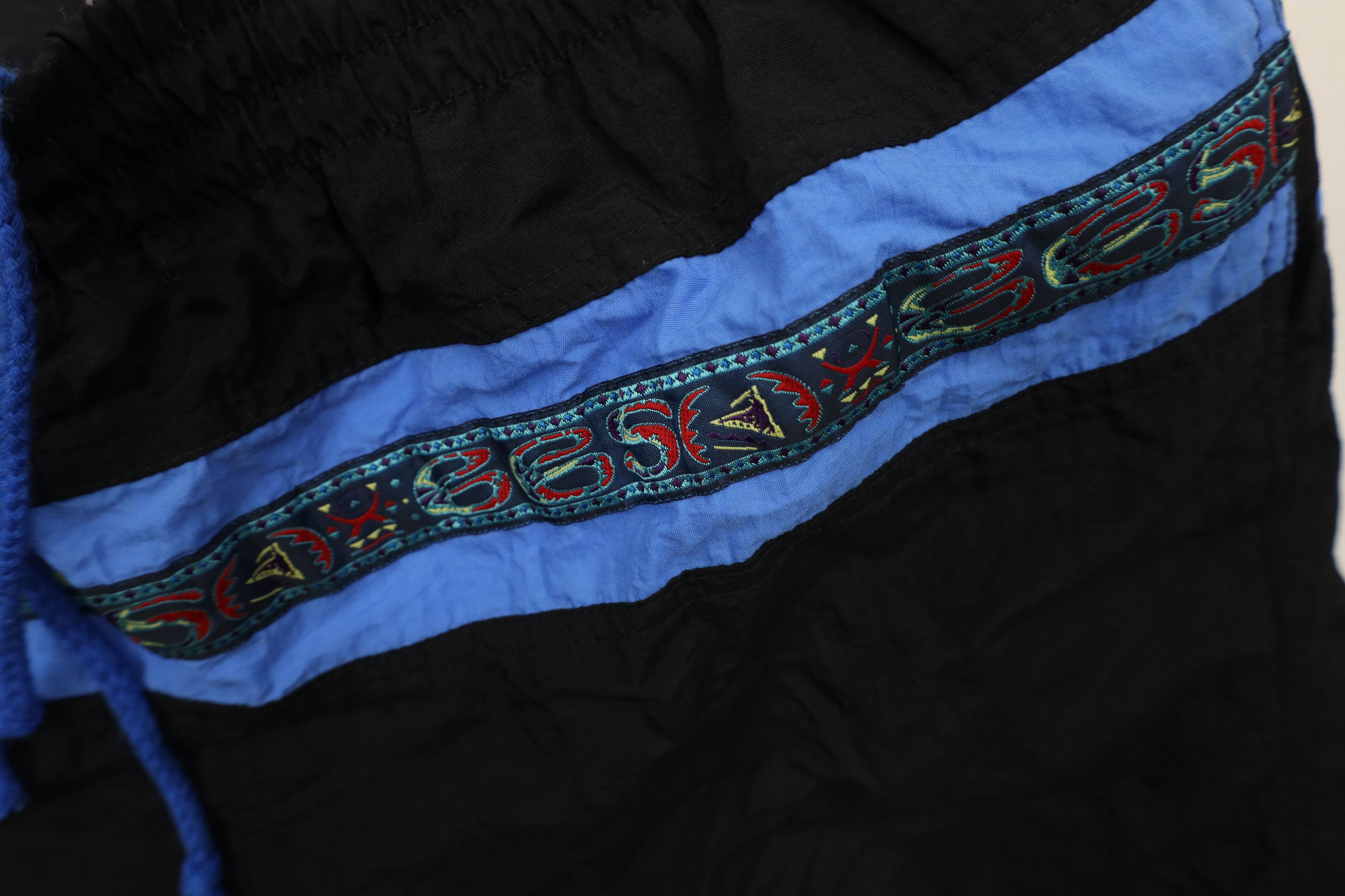 Vintage Vintage 90s Streetwear Rainbow Fiesta Lined Shorts Trunks Size US 32 / EU 48 - 7 Thumbnail