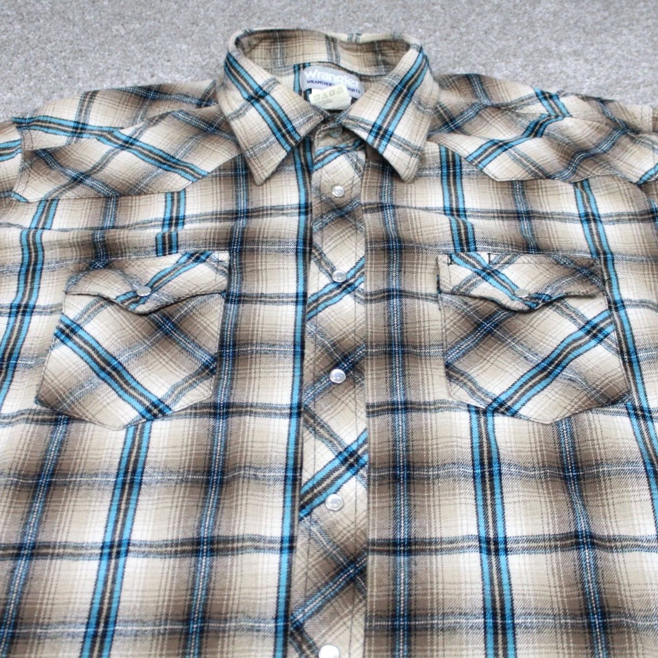 Wrangler Wrangler Wrancher Shirt Men 2XL Plaid Cotton L/S Button-Up Beige Blue Pearl Snap Western Shirt Mens 2XL Plaid Cotton Western Wrangler Wrancher Size US XXL / EU 58 / 5 - 4 Thumbnail