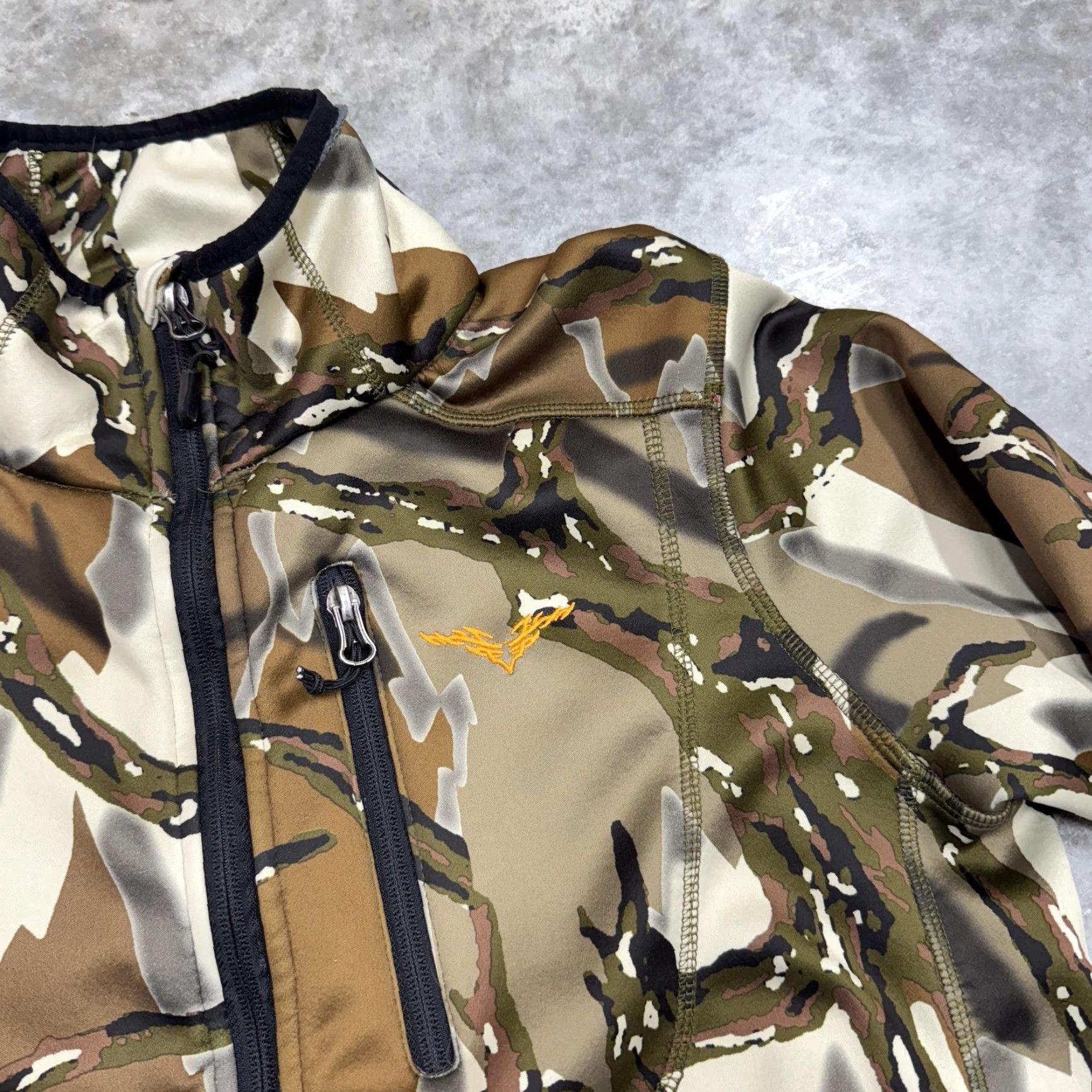 Vintage Predator Camo Jacket Mens Small Brown Deception Softshell Full Zip Hunting Windbreaker Camouflage Pockets Zip Adults Mens Size US S / EU 44-46 / 1 - 3 Thumbnail