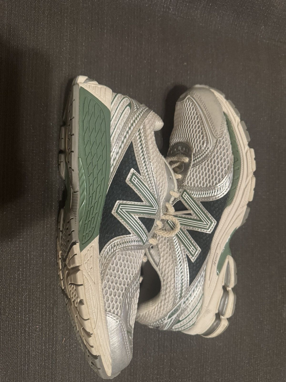 New Balance New balance 860v2 mallard green Size US 9.5 / EU 42-43 - 1 Thumbnail