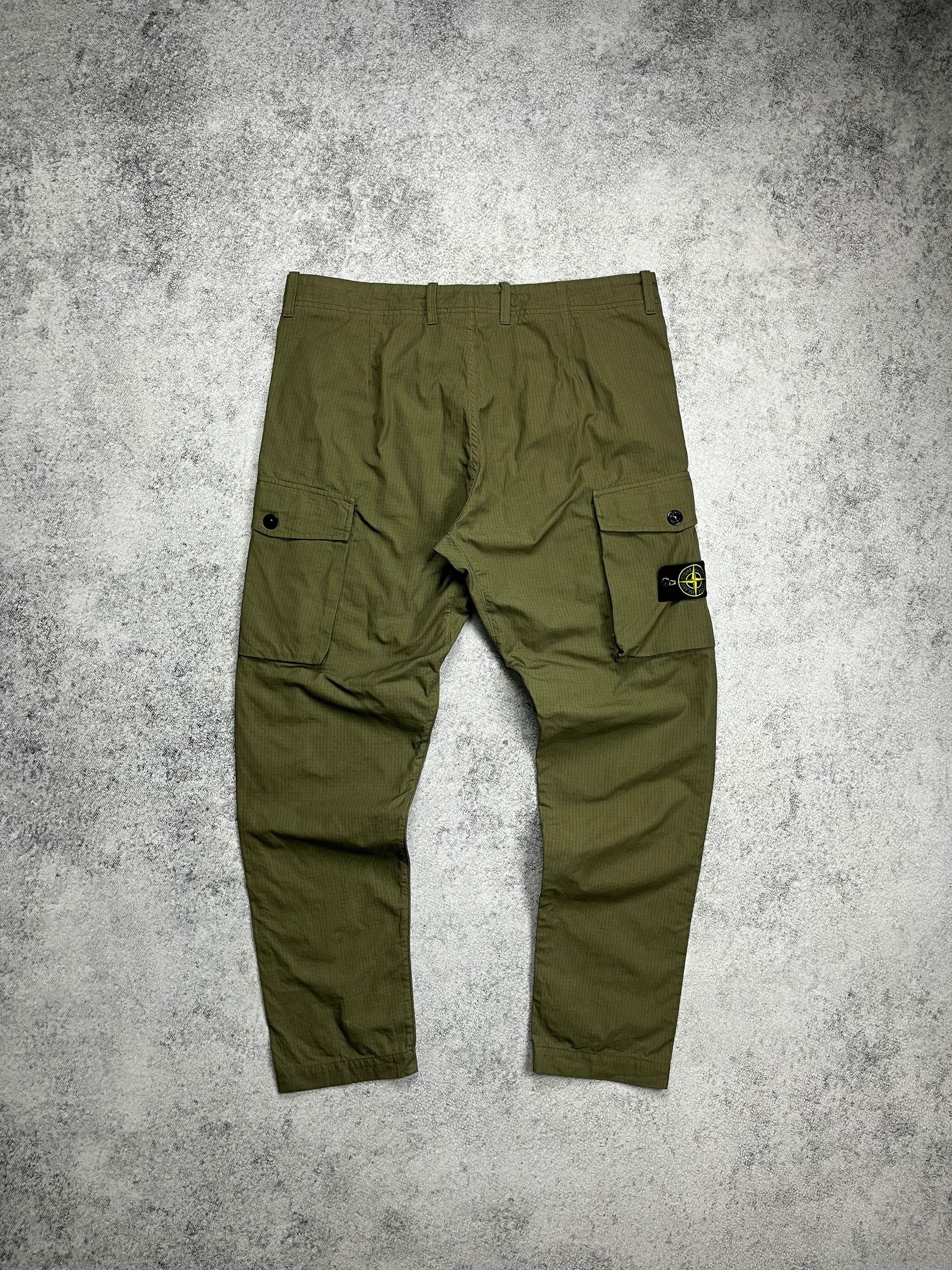 image of Stone Island Type Re-T Ripstop Cargo Pants in Green, Men's (Size 36)