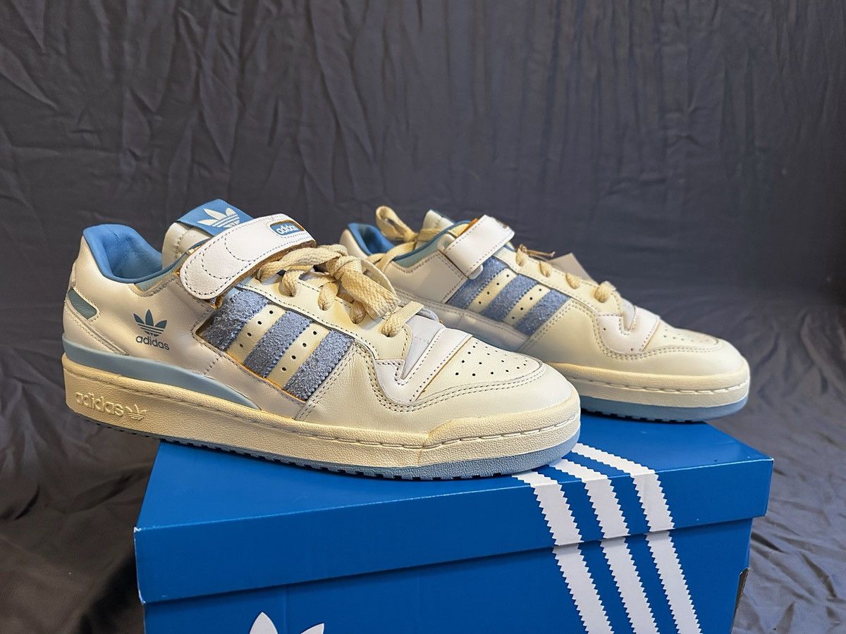 Adidas *NEW* Adidas Originals Forum 84 Low UNC Blue White NIB Size US 10.5 / EU 43-44 - 3 Thumbnail
