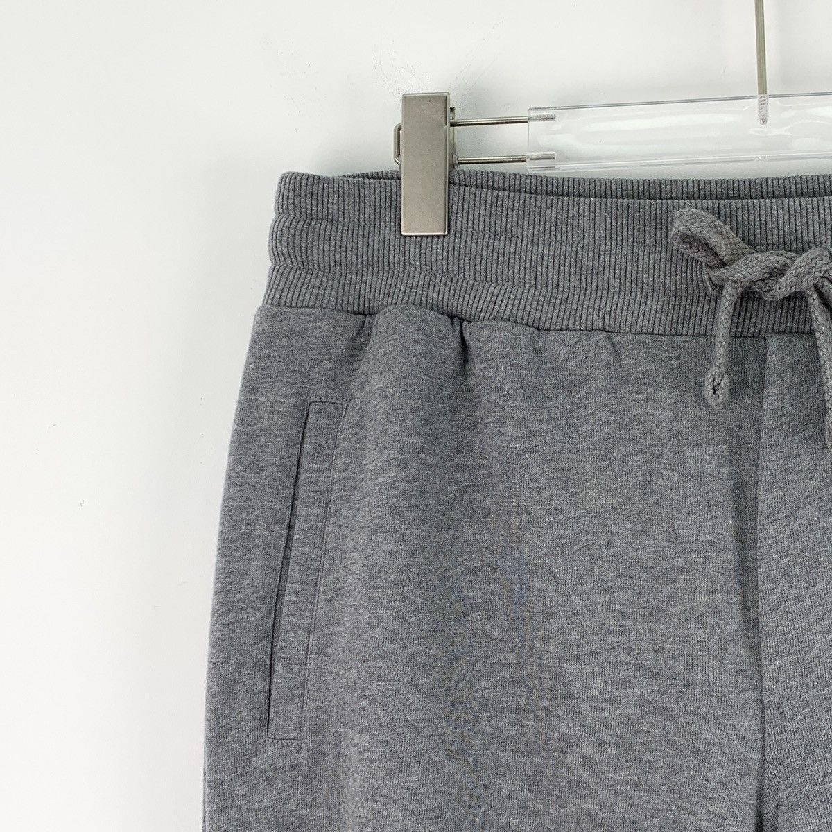 Dolce & Gabbana Dolce & Gabbana Grey Badge Embroidered Sweatpants K26WX Size US 36 / EU 52 - 3 Thumbnail